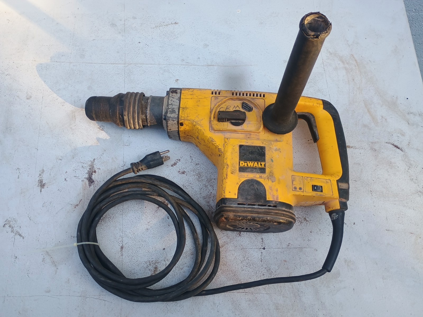 DeWalt DW541 1-1/2″ SDS Heavy Duty Corded Rotary Hammer Drill