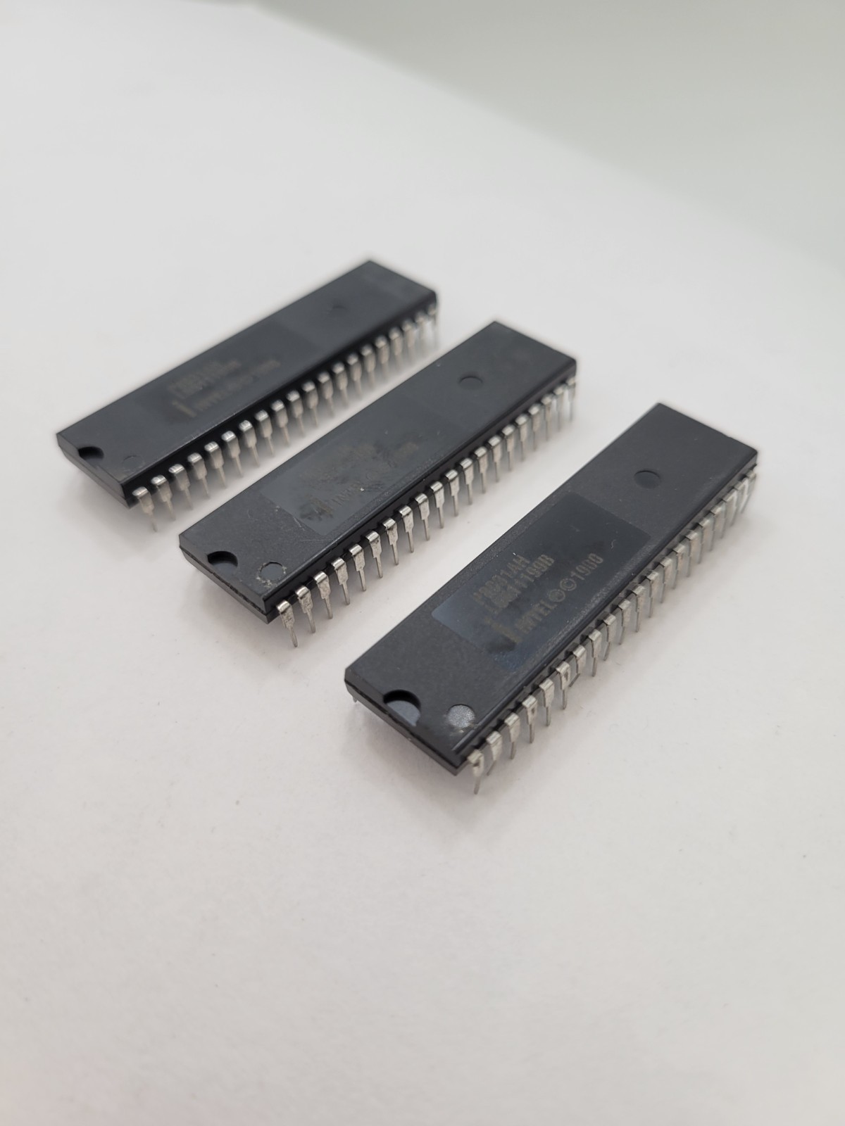 3PC Intel P8031AH Microcontroller 8-Bit 40-Pin 3.5 MHz to 12 MHz DIP40 Socket
