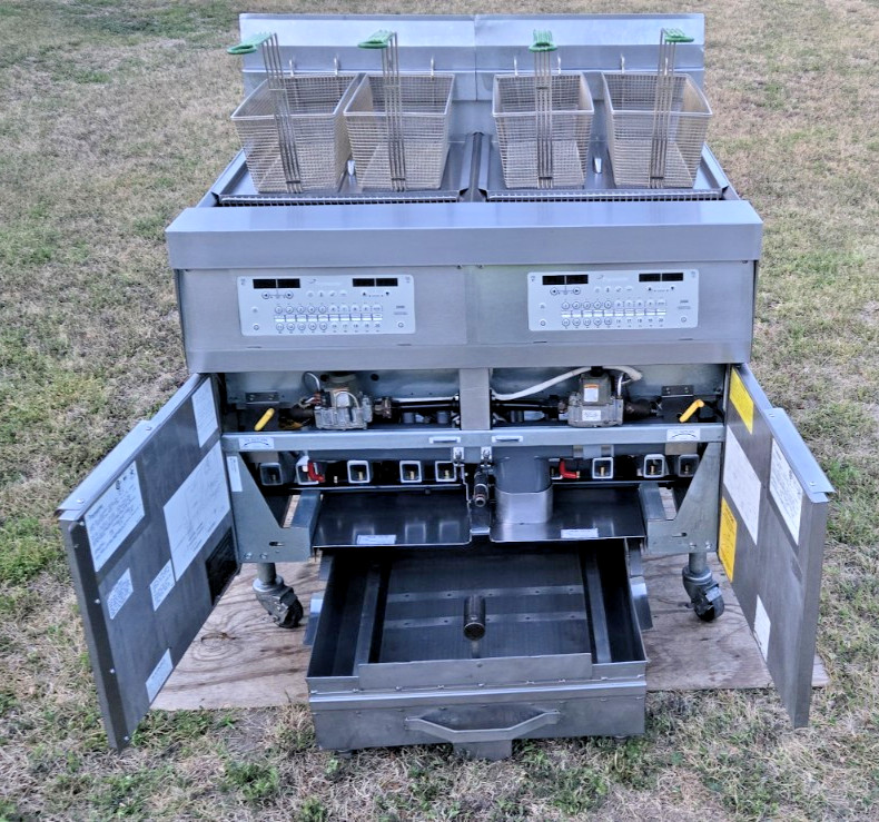Frymaster Double Fryer Model#: FPLHD265GNC, Natural Gas, Filtration! Xtra Clean!