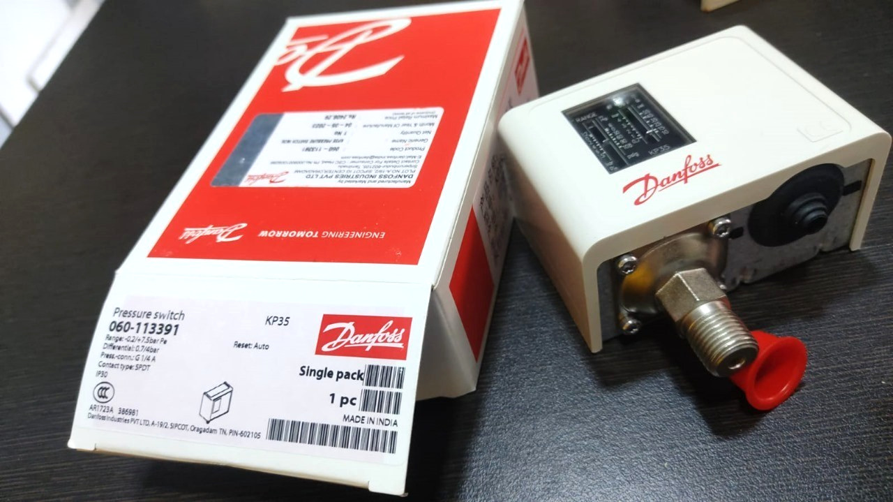 1PC- Danfoss 060-113391 Pressure Switch, KP35/ IP30- NEW