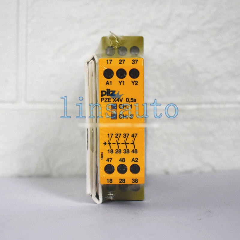 1x New PILZ 774580 PZE X4V 0,5s Safety Relay