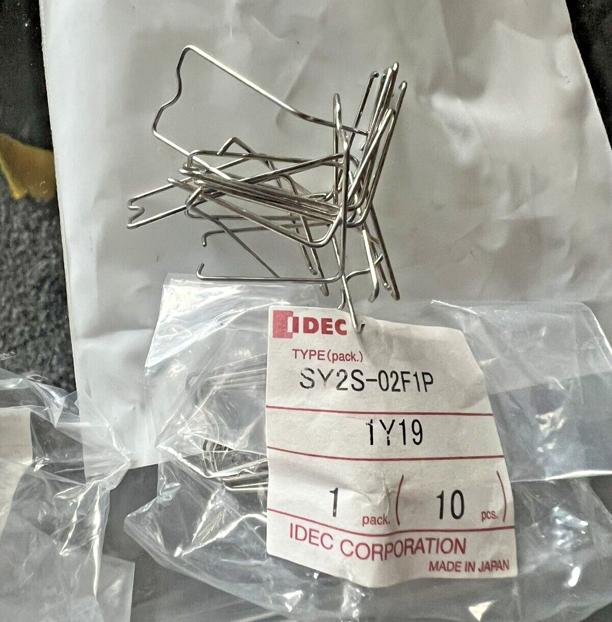IDEC SY2S-02F1P Relay Hold Down Spring (Pack Of 10)