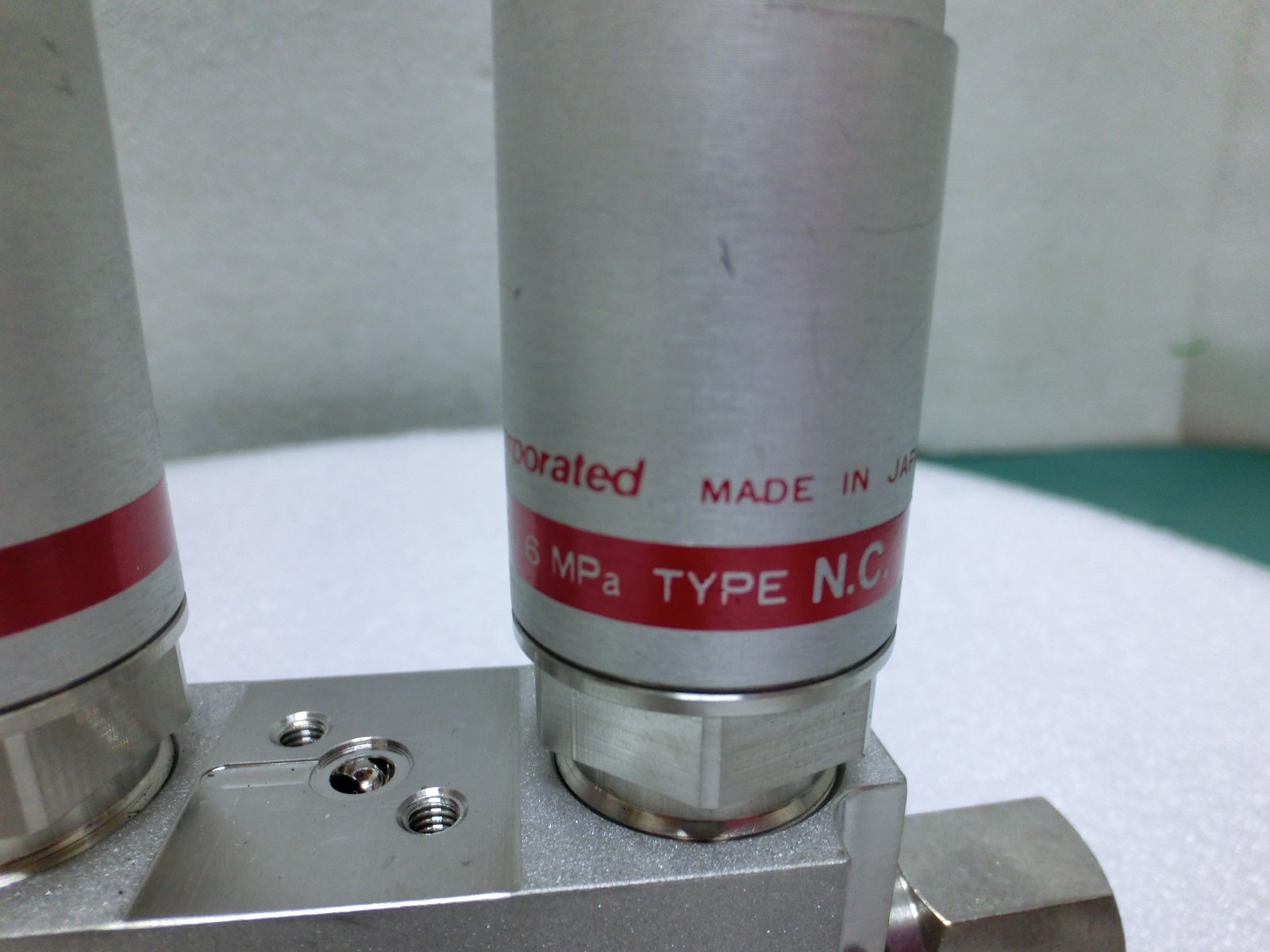 Fujikin 316L-P 477945 Pneumatic Valve Assy,OP 0.5-0.6mPa Type N.C.,Used,Jp+9668