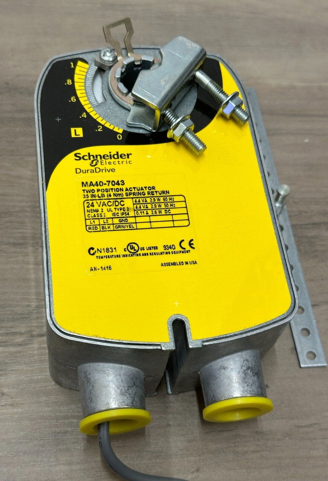 SCHNEIDER MA40-7043 2 Position Damper Actuator 35 in-lb Spring Return