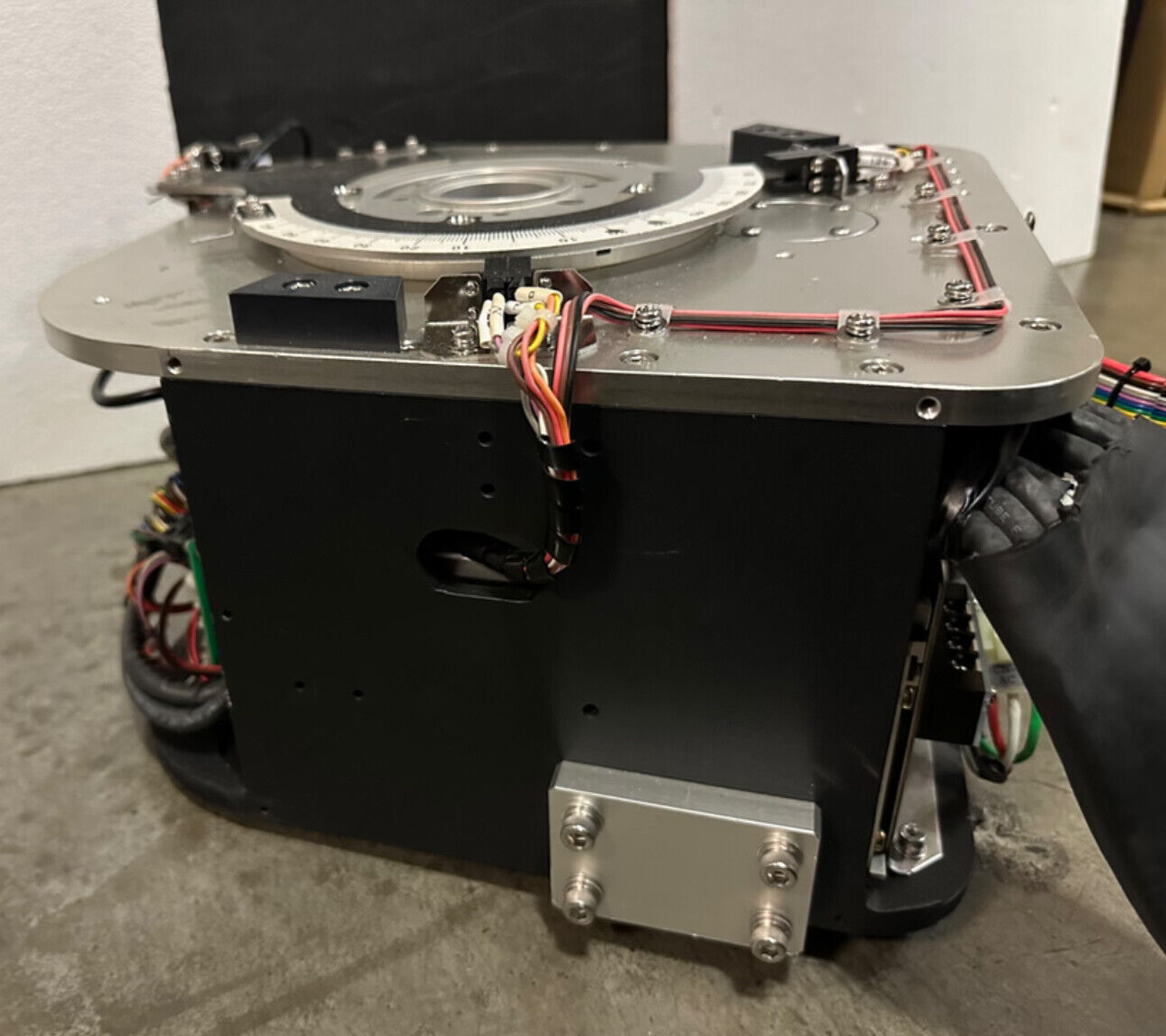 AS IS UNTESTED Daifuku Motoroized Stage CRM-3476A – For Parts