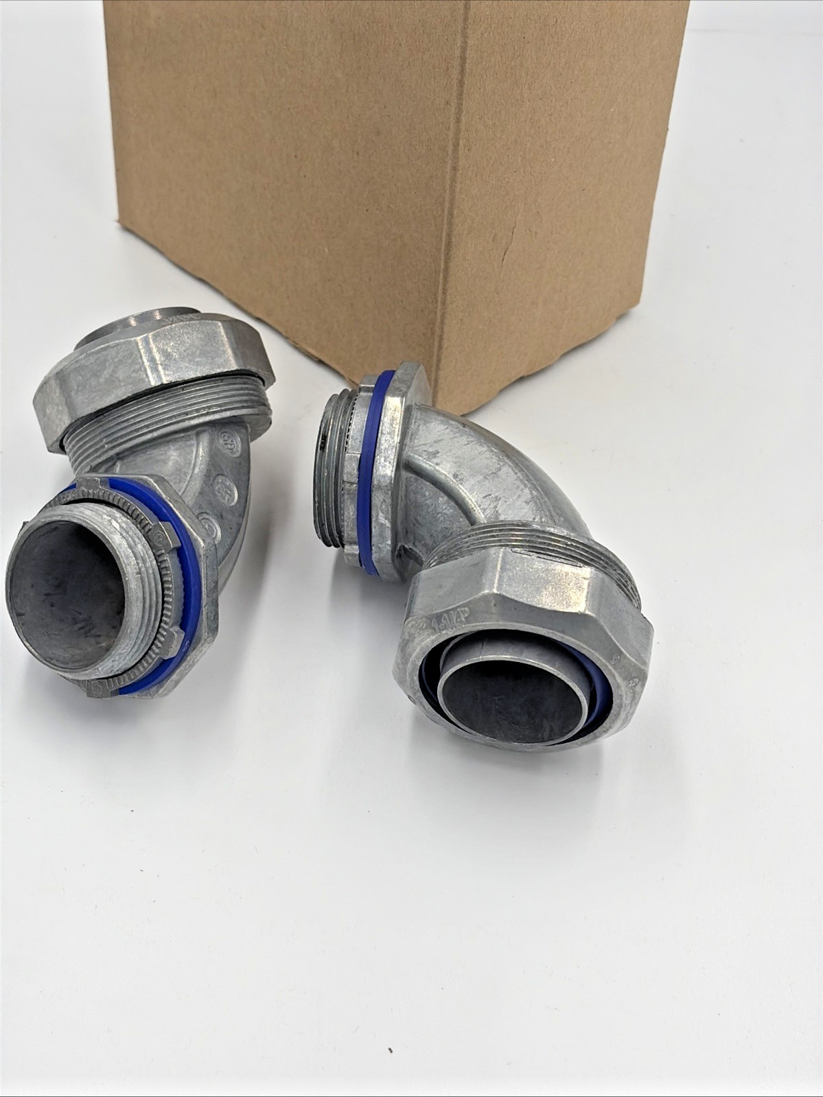 Thomas & Betts LT-294 1-1/4 » LIQUID TIGHT 90 DEGREE CONNECTORS (4-pack)