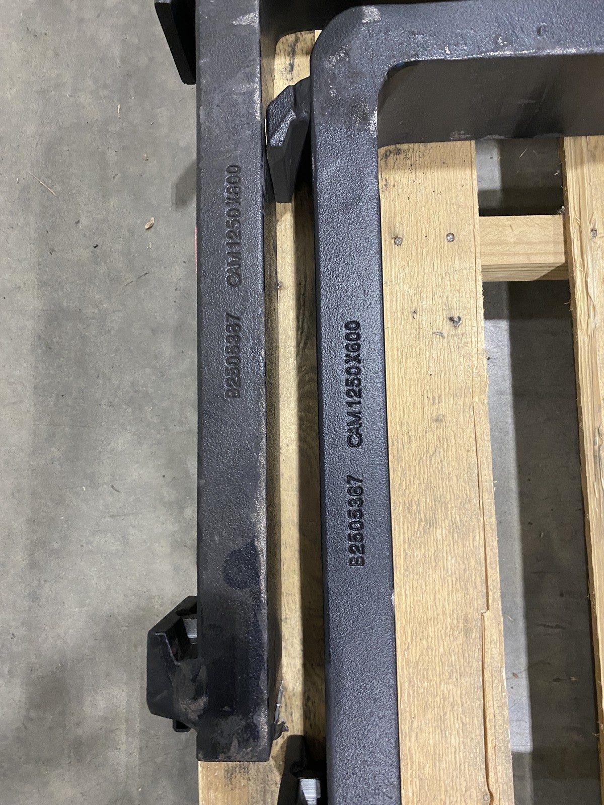 Pair Of CAM Class II 1-1/2” x 4” x 42” Forklift Fork SY41862/1065-E