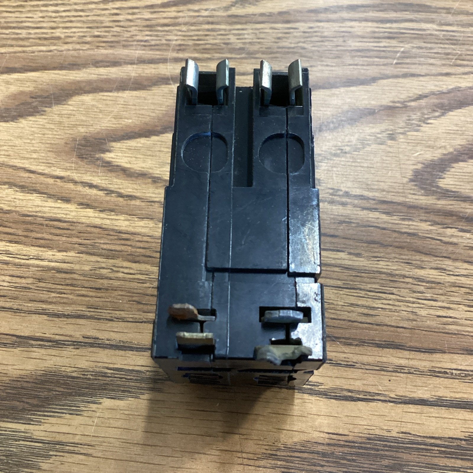 Square D QO230 2 Pole 30 Amp 120/240V AC Type QO Plug In Black Long Stab Breaker