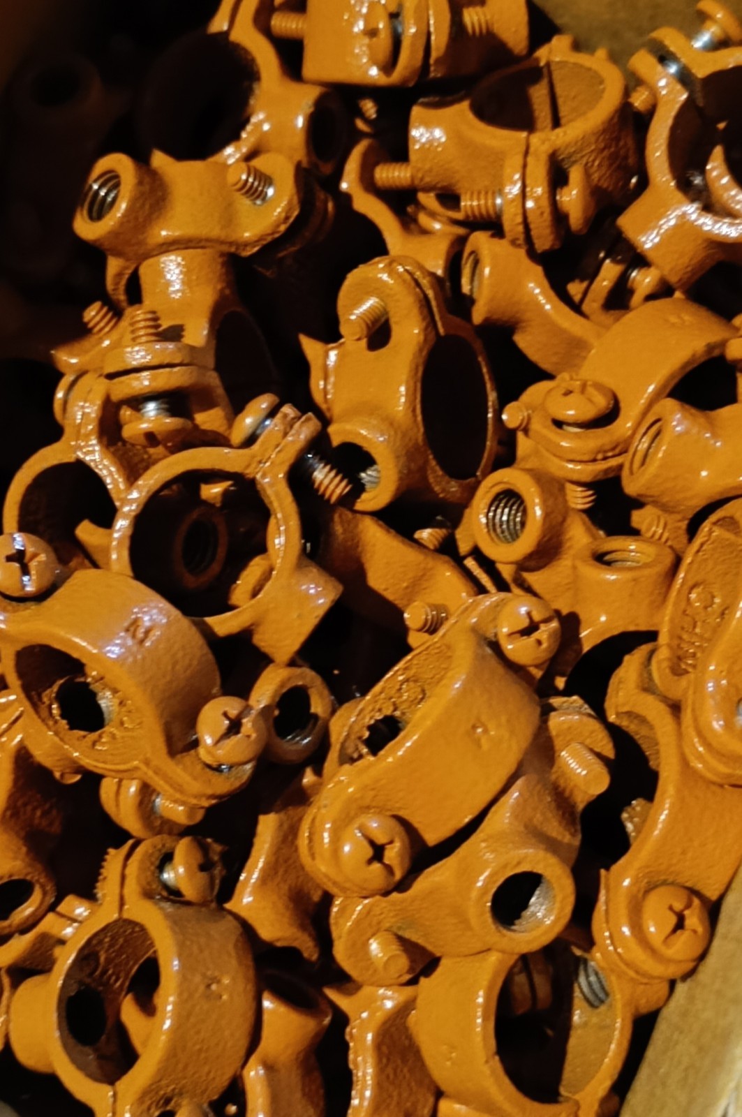(Box of 100) 1/2” Epoxy Coated Split Ring Hangers