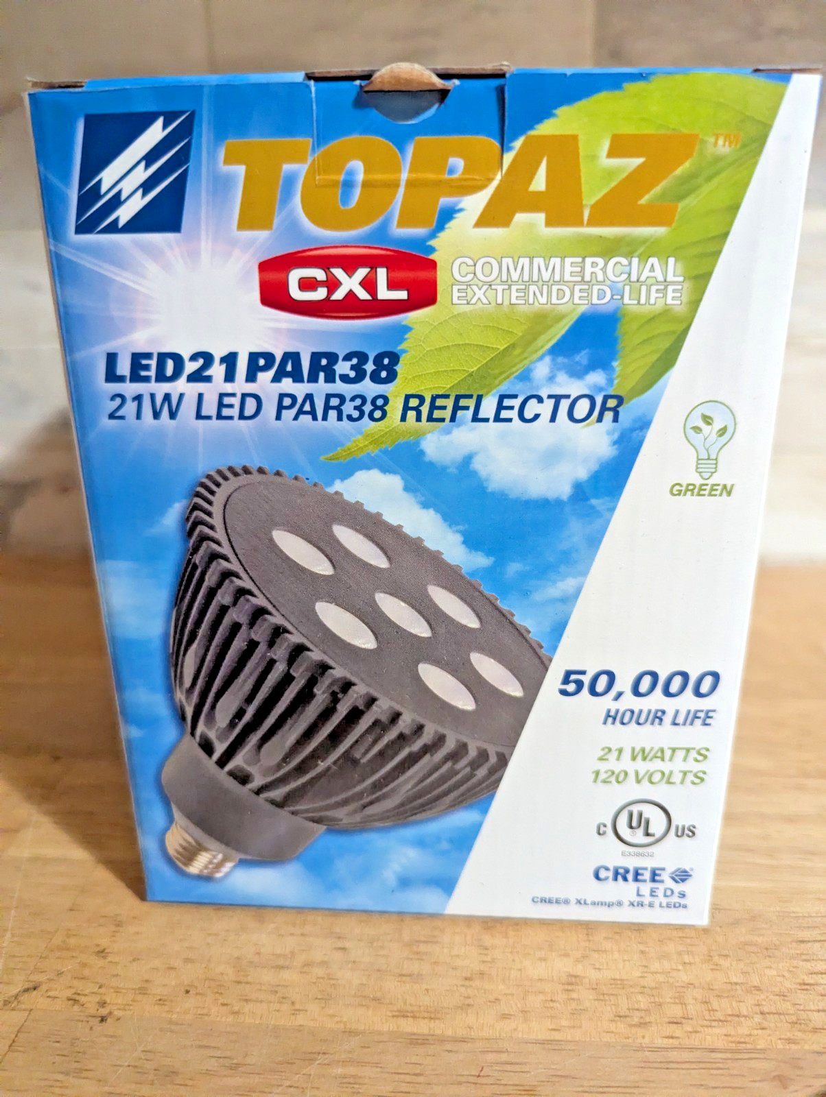 NEW in Box TOPAZ LED 21W PAR38 Reflector Light Bulb 50000 Hours CREE SP-15 3200K
