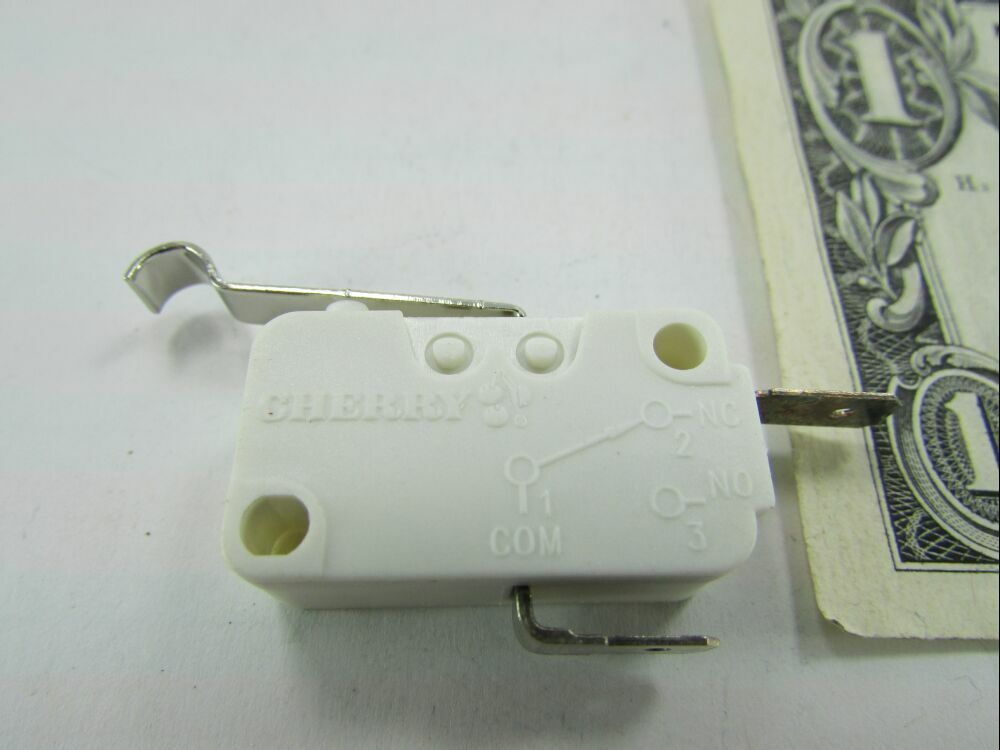 Lot 10 Cherry Lever Micro Switches 15A 125VAC/250VAC .5 HP, .5A 125VDC KWMA0007