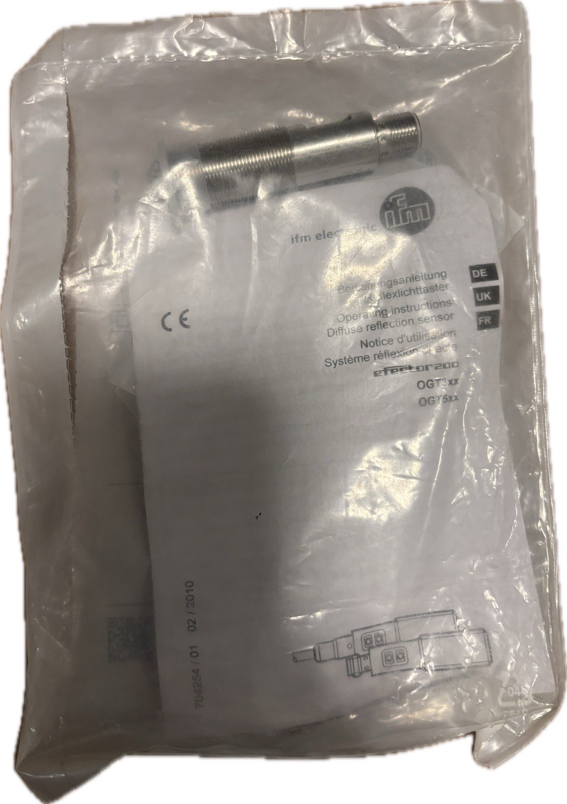 New IFM OGT300 Diffuse Reflection Sensor M18 Red Light PNP 800mm, Open Box
