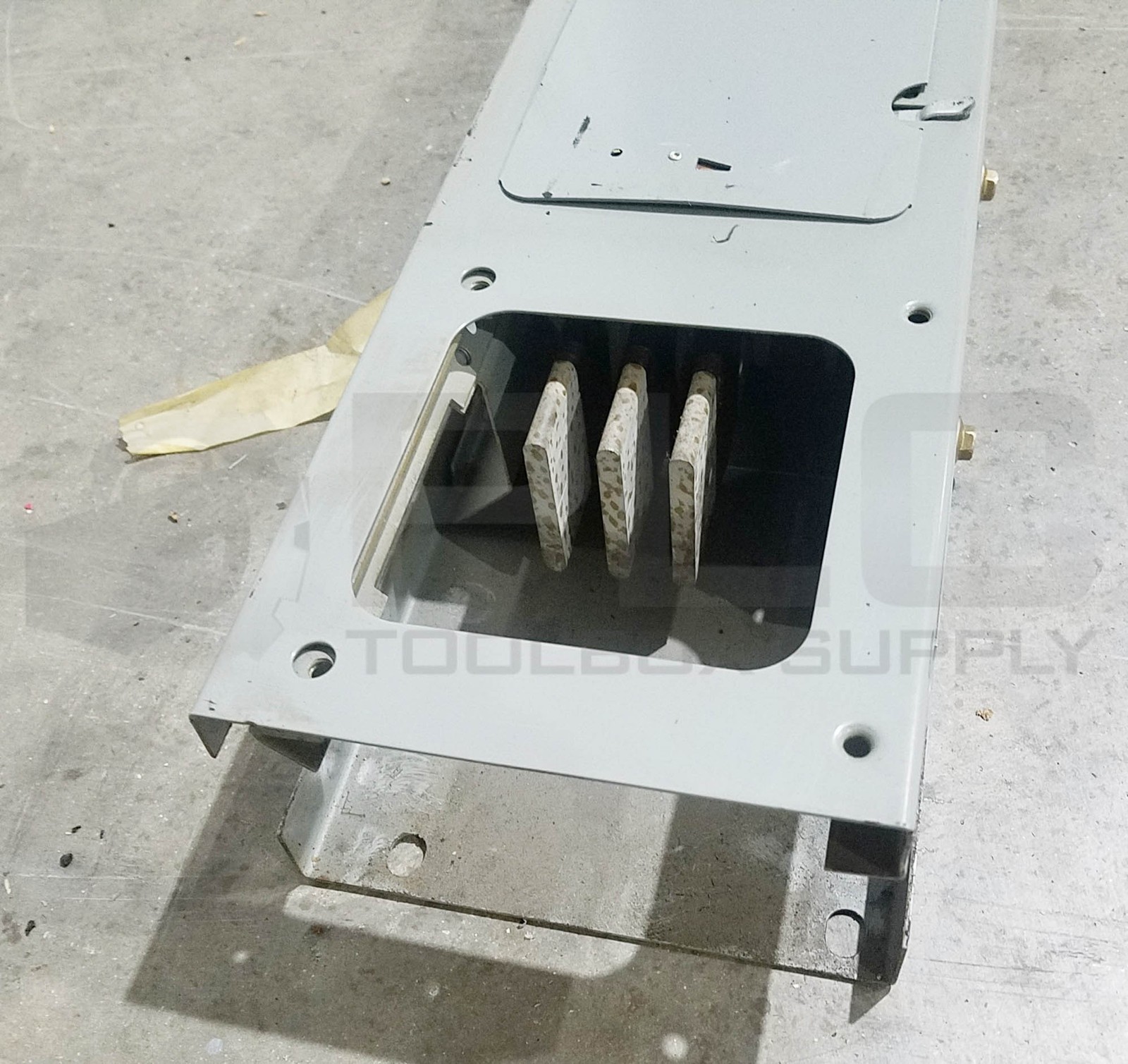 NEW SQUARE D I-LINE ALUMINUM PLUG-IN BUSWAY AP30410 Ser. 1 400A 600V 10′ *READ