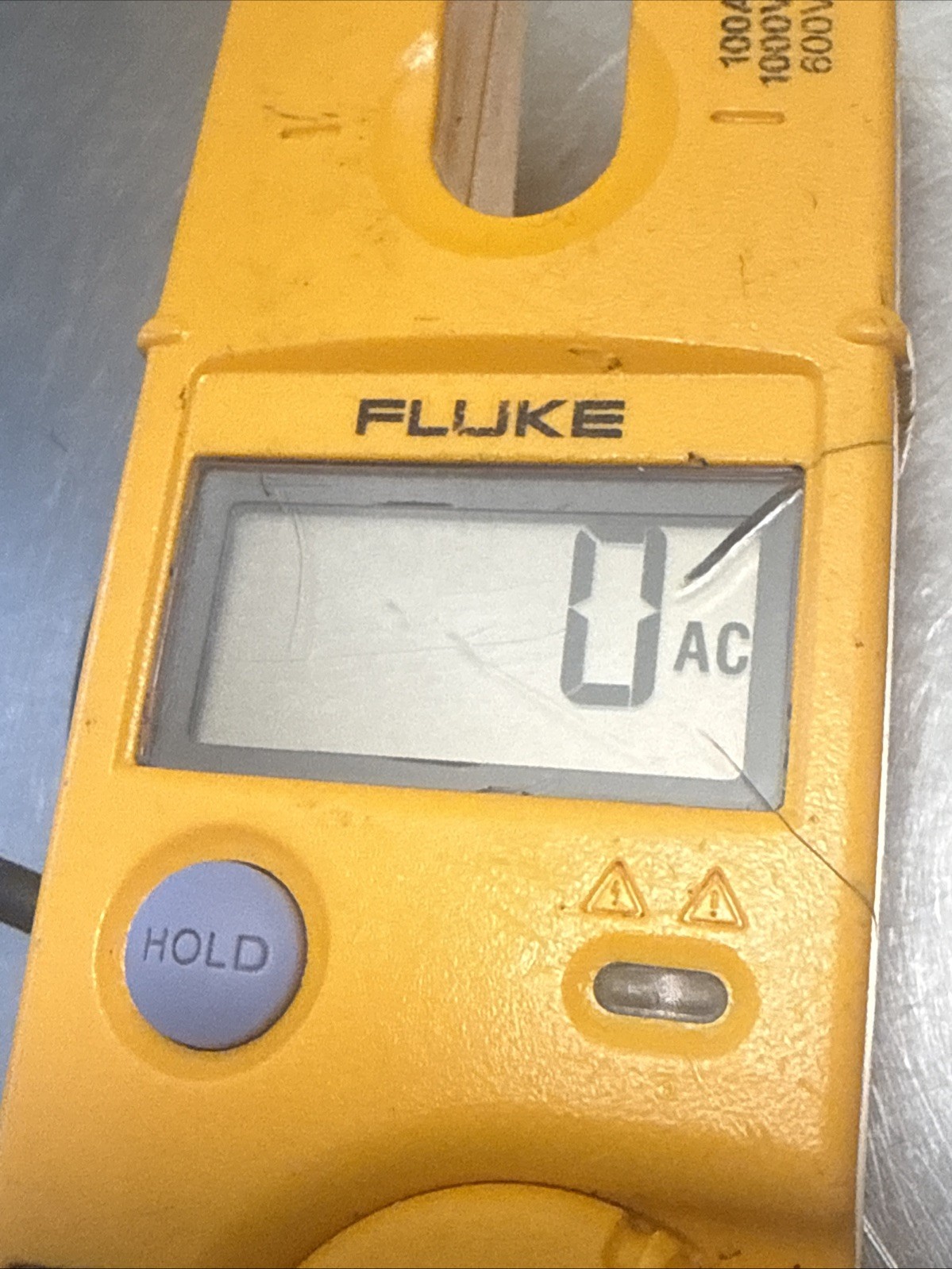 Fluke T5-600 Tester 1000V 600V Cat IV III AC DC Ohms 100A Leads Works automatic