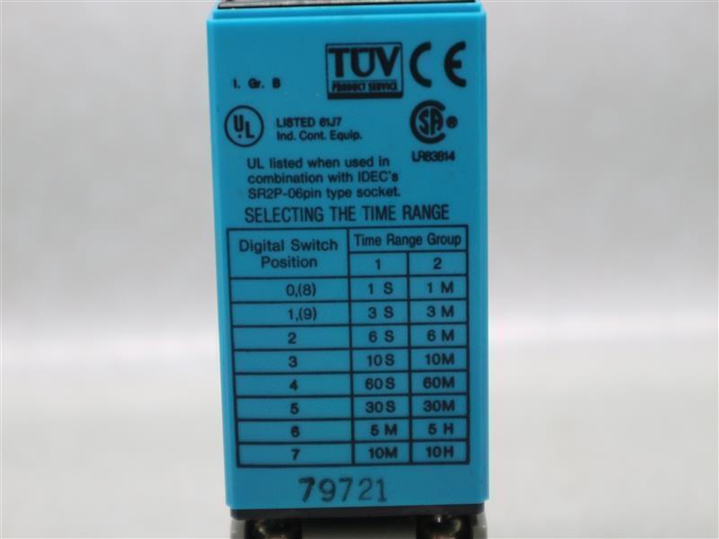 Idec RTE RTE-P11 RTEP11 Electronic Timer 24VAC/DC 120/240VAC 10A(Res.) w/ Socket