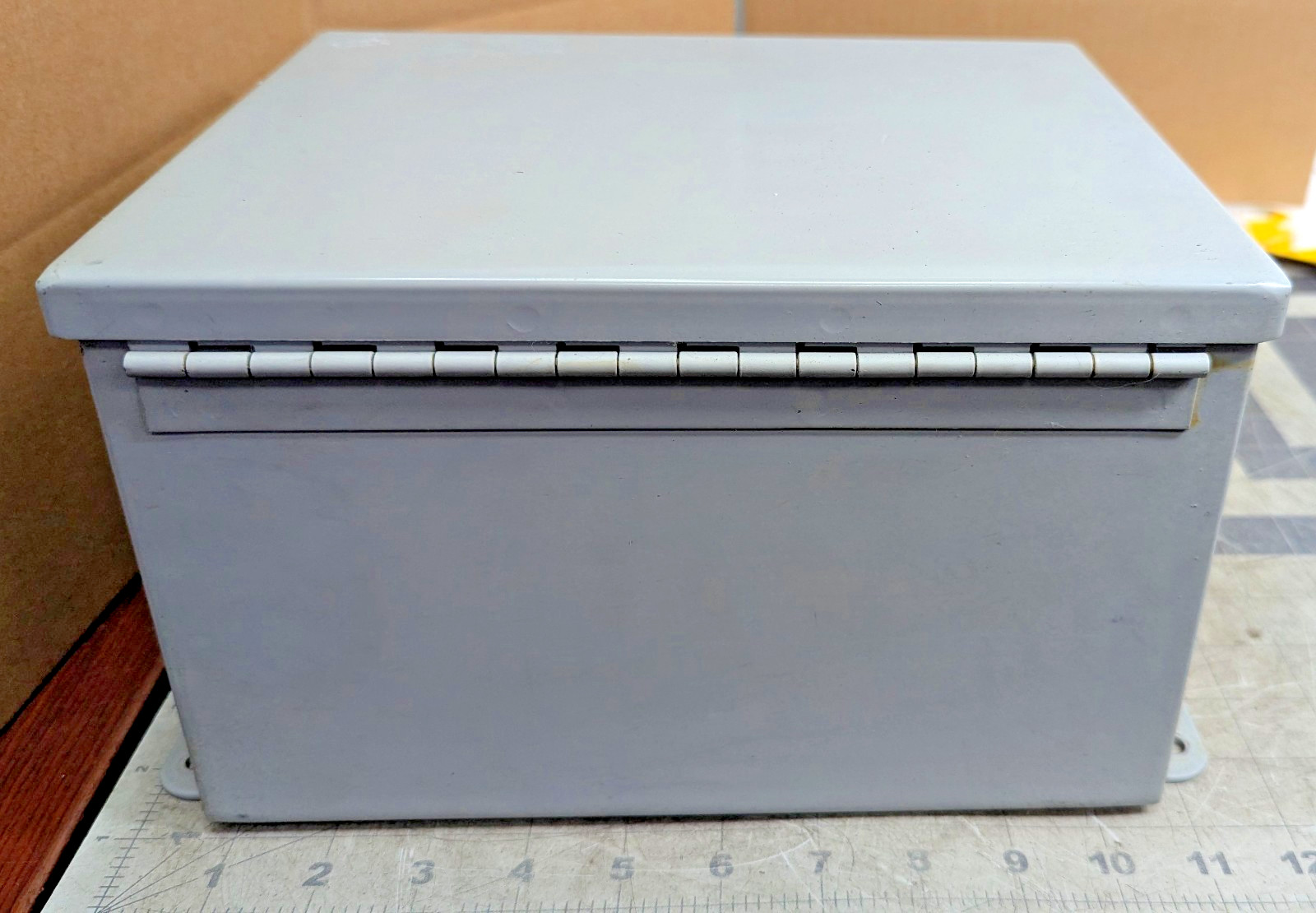 A12108CH, nVent Hoffman Enclosure Box 10″ X 8″ X 6″ TYPE 12 & 13 [D2S5]
