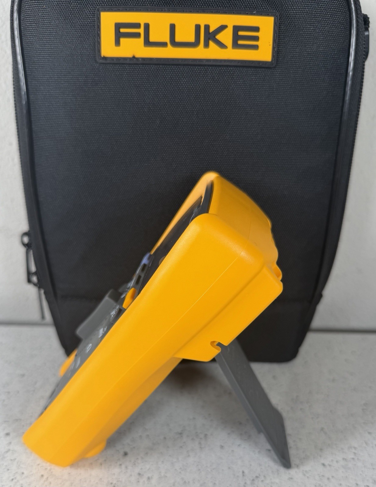 Fluke 116/323 KIT HVAC Compact Multimeter & Clamp Meter Combo Kit New!!