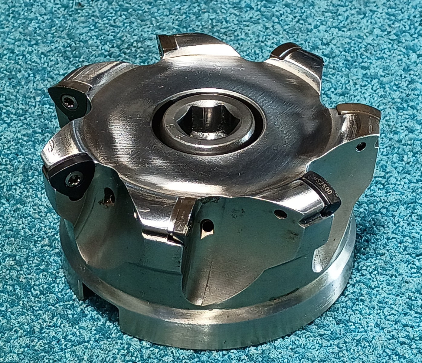 Seco R220.21-4.00-R160.7A 4″ Facemill 7 Pocket W/Inserts 1.5″ Arbor & Allen Bolt