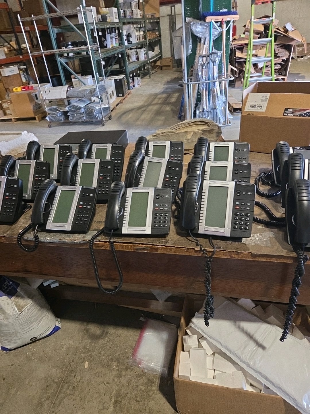Lot Of 16 Total IP Phones Mitel 5330e & 5360 With HX Controller!