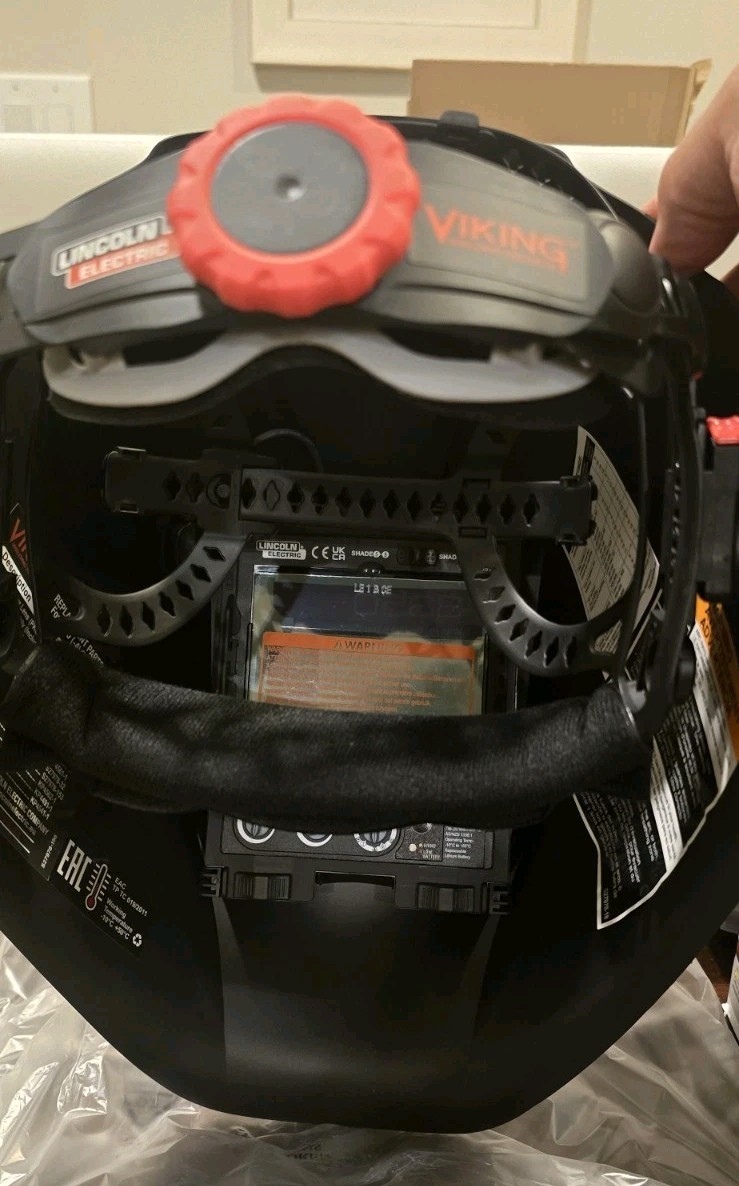 Lincoln Electric K3034-4 VIKING 3350 Auto Darkening Welding Helmet Matte Black
