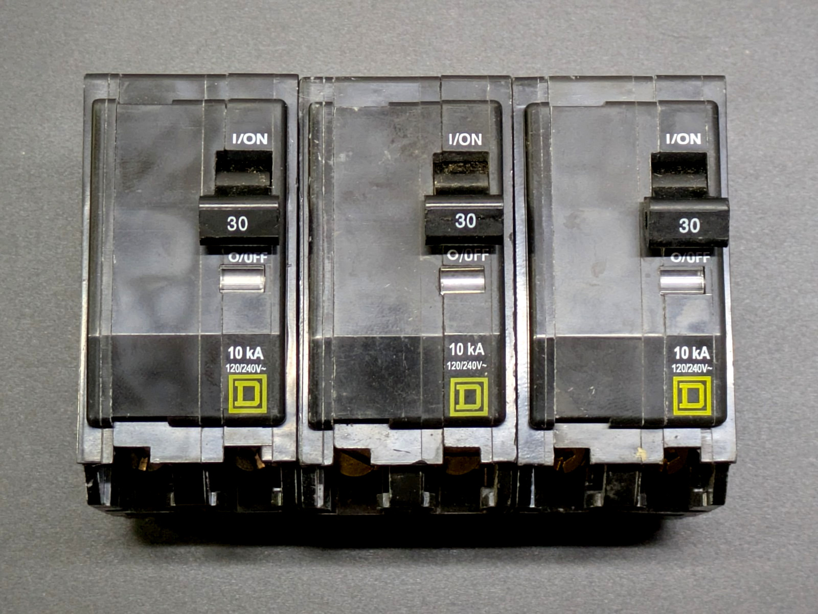 QO230 – Square D 30 Amp 2 Pole 120/240V Mini Circuit Breakers – Lot of 3