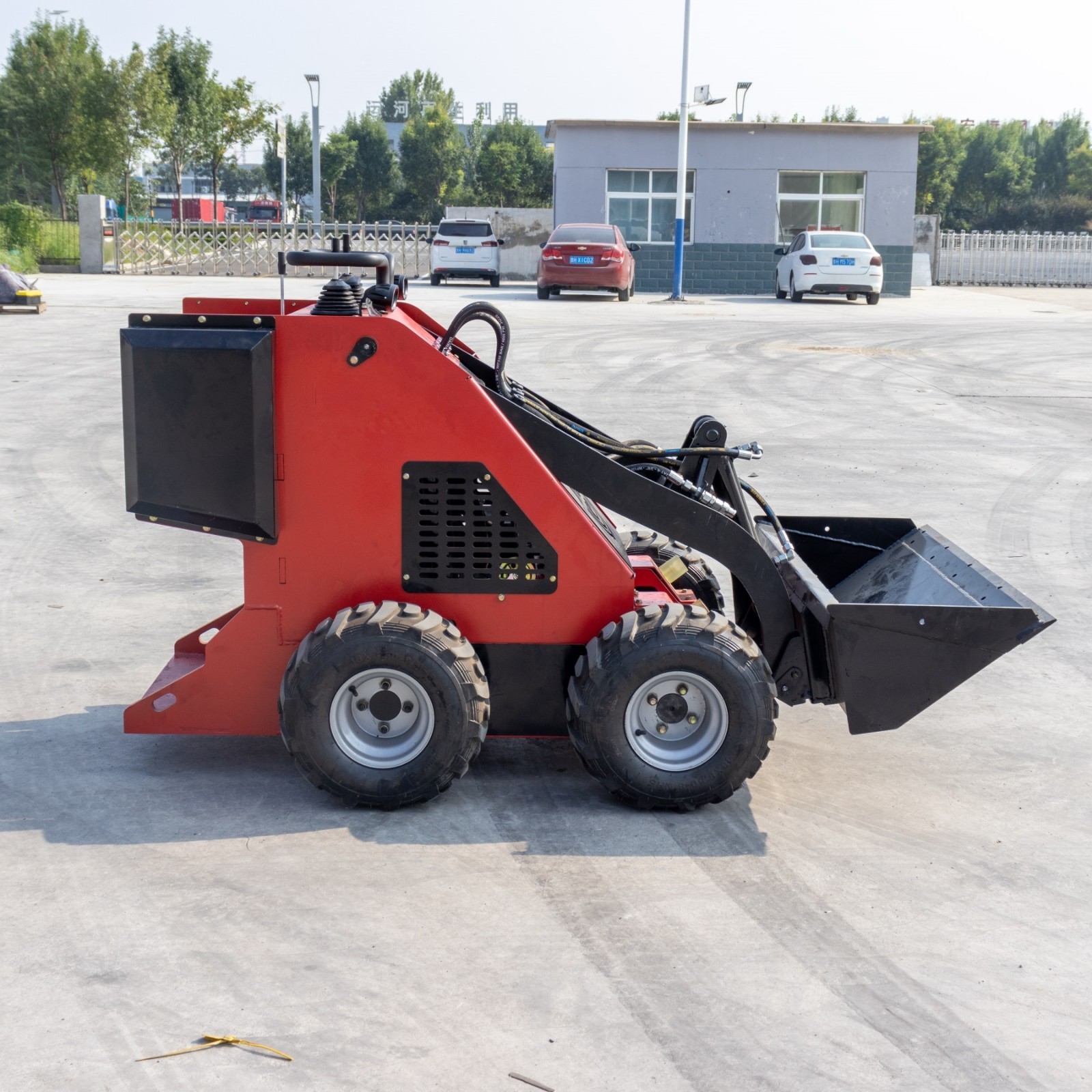 320kg Wheel Type Mini Skid Steer Loader 13.5HP pickup Black Friday discount