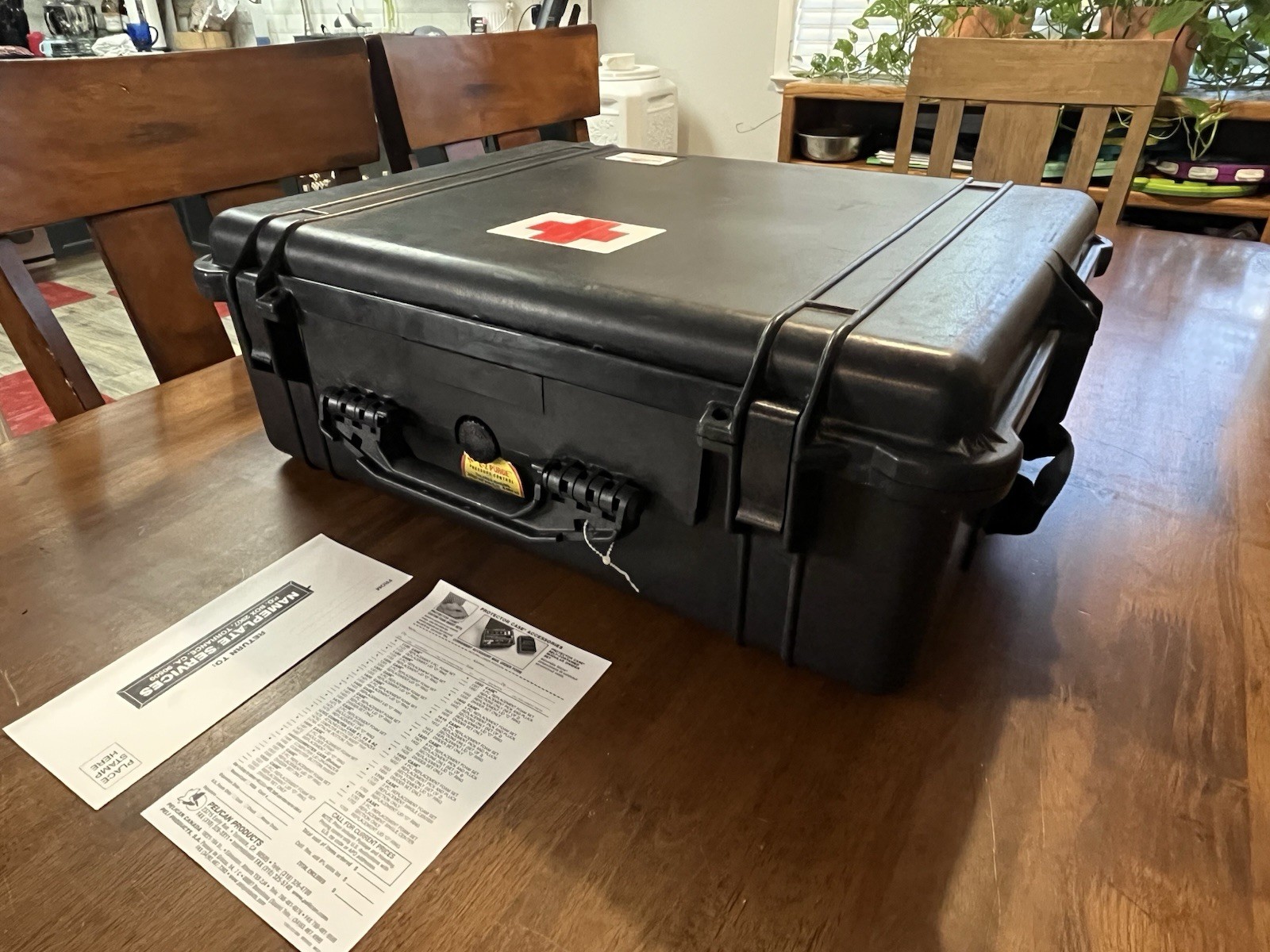 Iron Duck Pelican 1600 24″ x 18″ x 8″ EMS Medic Ambulance Hard Case, Black