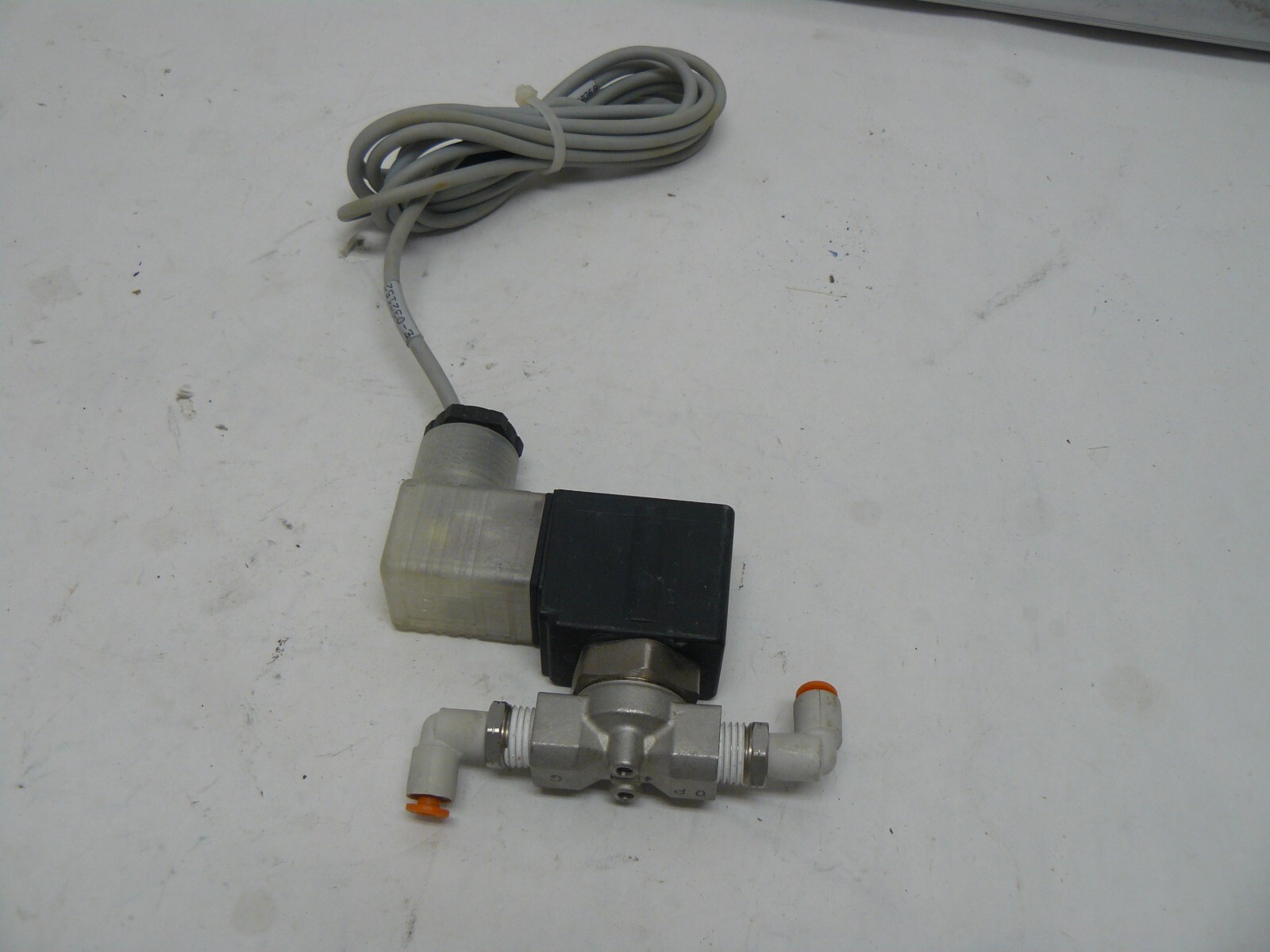 SMC VX2120-02N-5DZ1 valve dc24v 3mm orifice 0.6 air 0.5 water pressure MPa