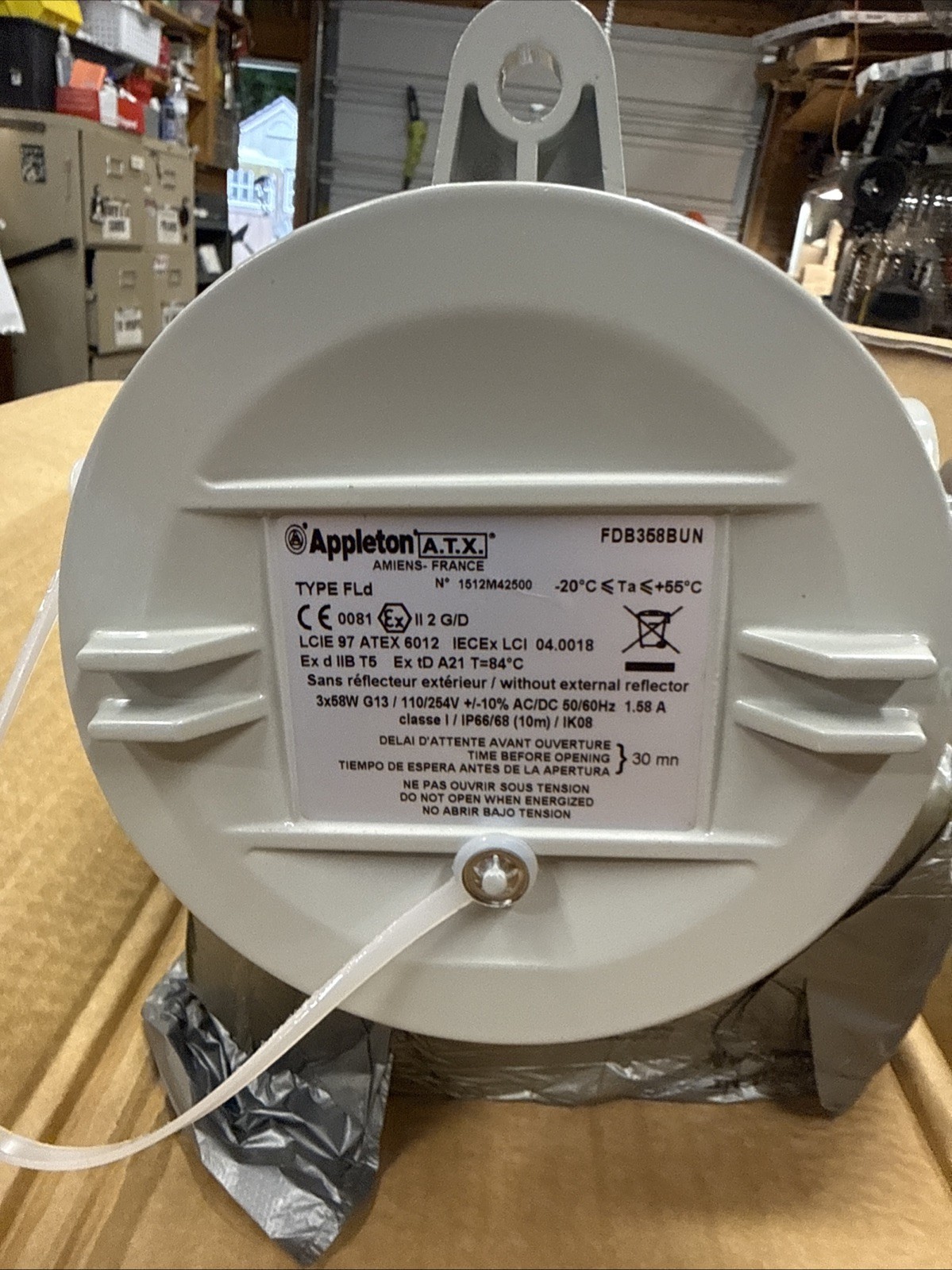 APPLETON ATX FDB358BUN TYPE FLD EXPLOSIONPROOF FLUORESCENT TUBULAR LUMINAIRE