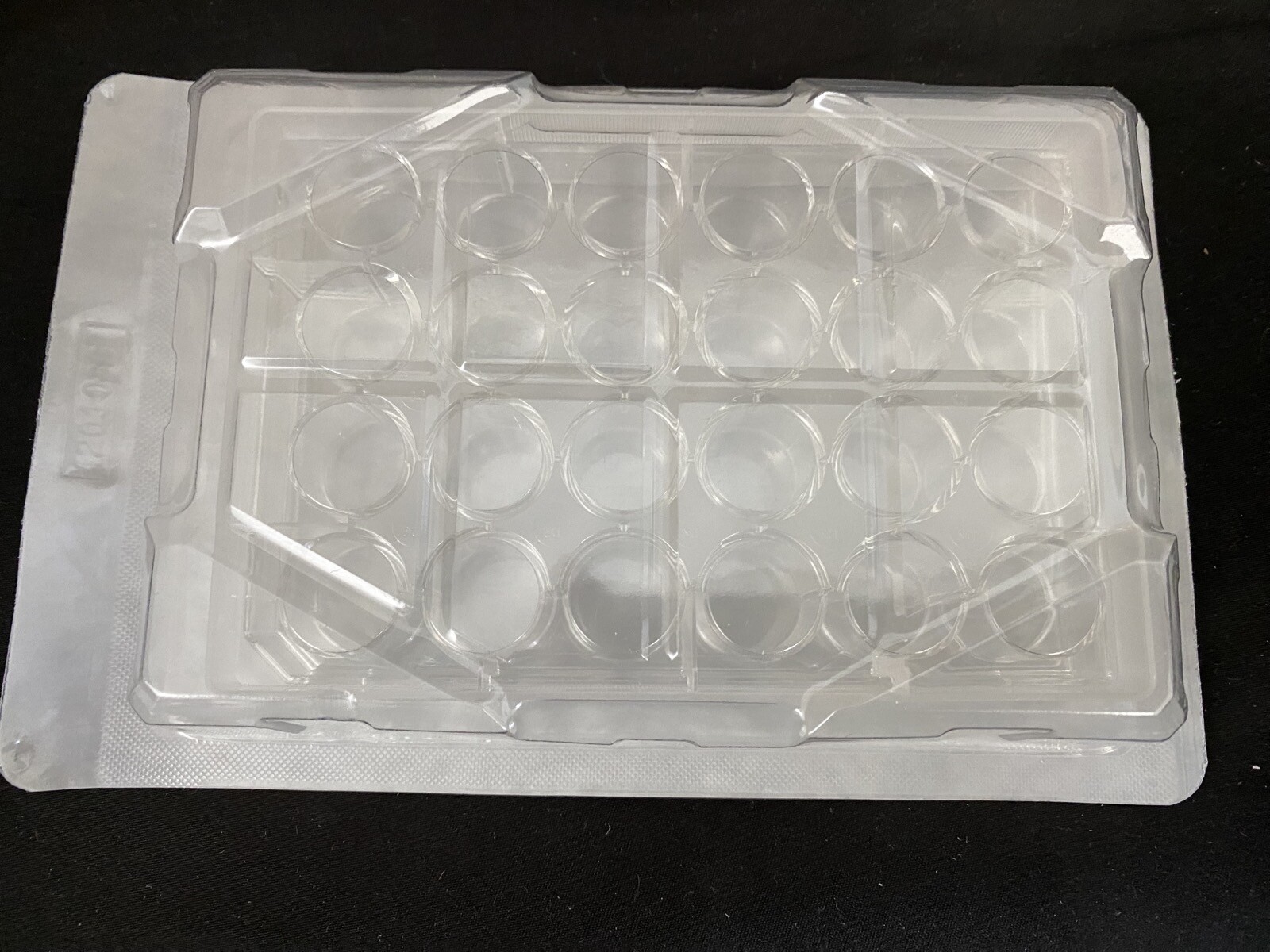 FALCON Polystyrene 24-Well Flat Bottom Tissue Culture Plate 353047 (50/cs)