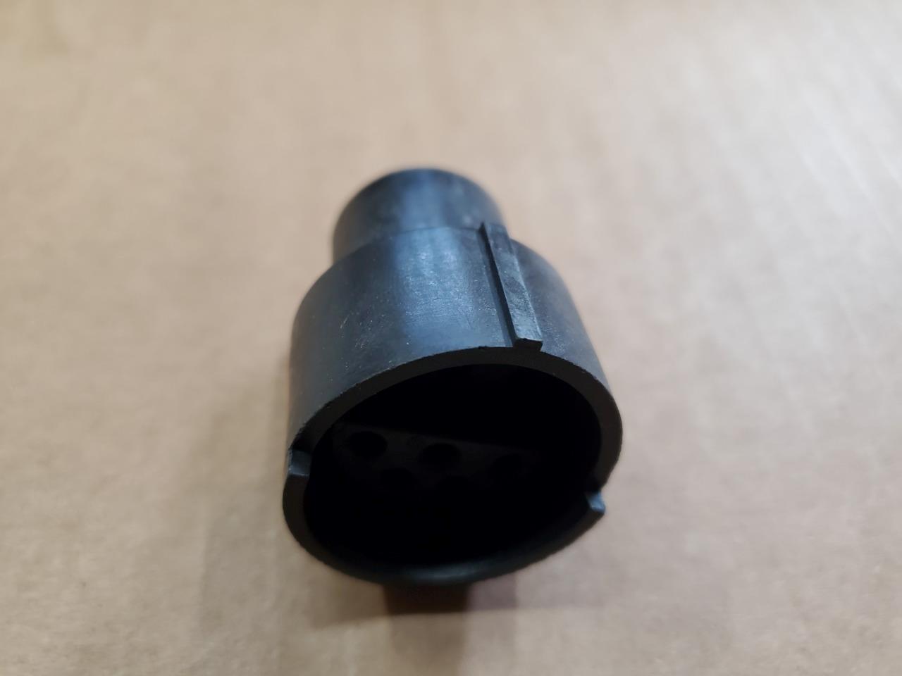 ITT CANNON Sure Seal Female Connector & pins/socket SS8-10R receptacle 9 contact