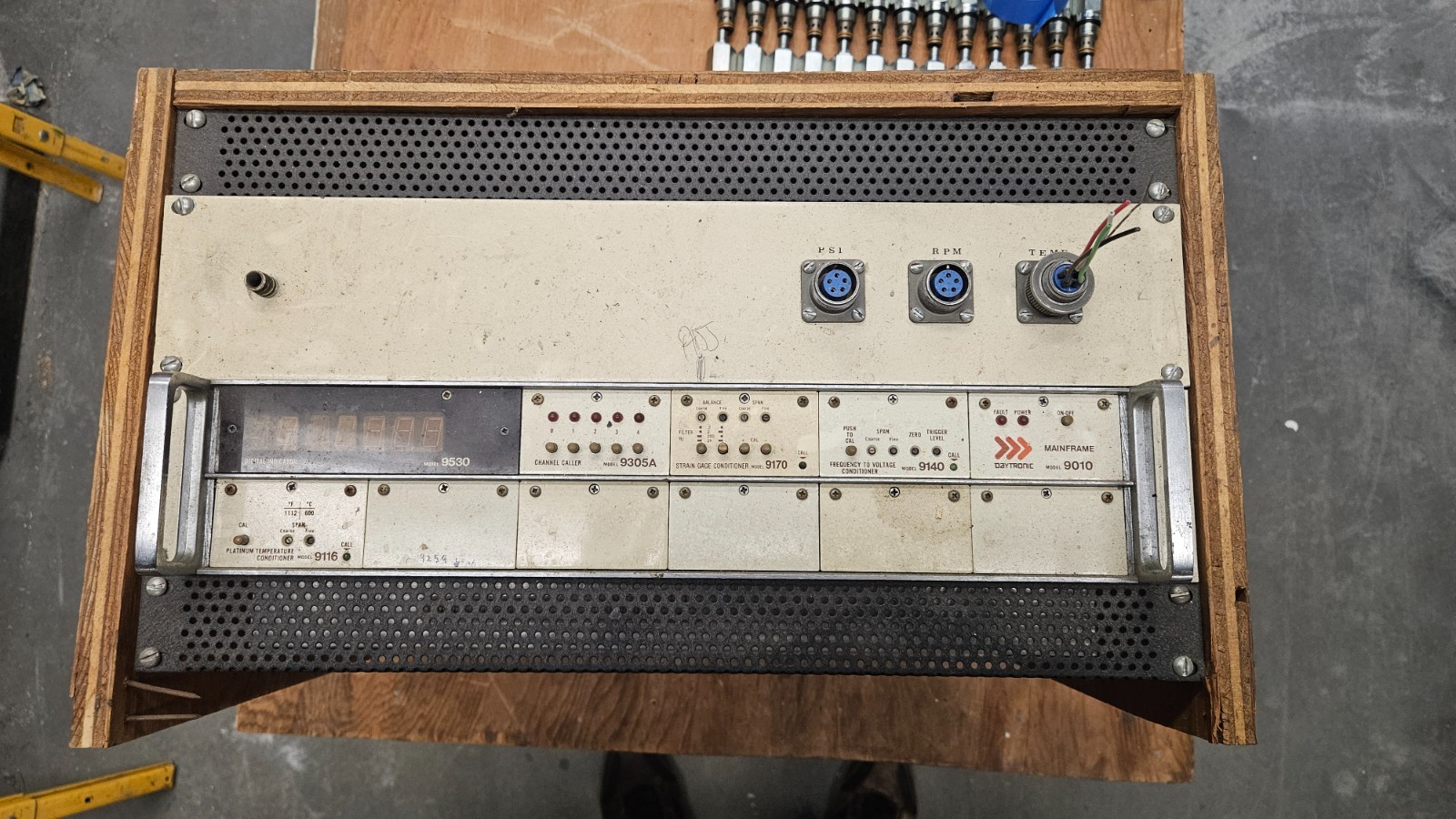 Daytronic Mainframe model 9010