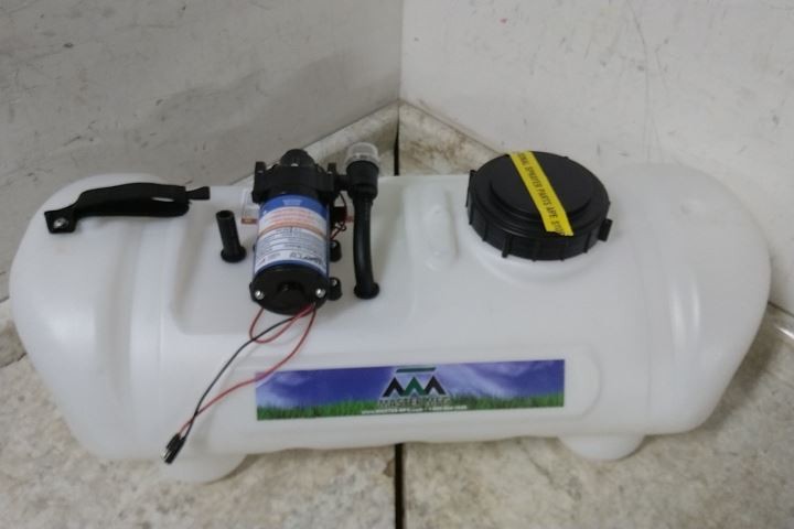 Master Manufacturing SNO-11-015D-MM 15 Gal Tank Cap 2.2 GPM Tow-Behind Sprayer