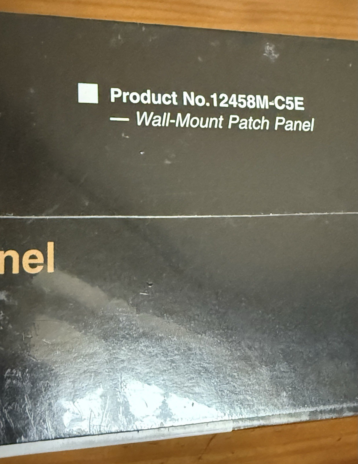 SIGNAMAX 12458M-C5E / 12458MC5E (NEW IN BOX) Mini Wall-Mount Patch Panel E3.1