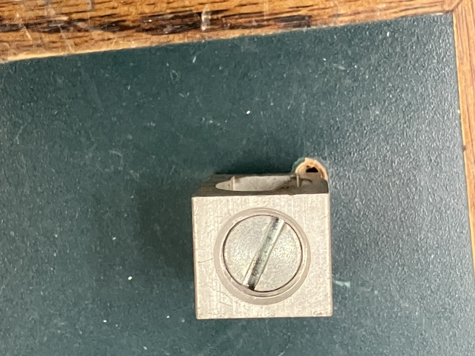 The listing is for:(1)Add on 2/0 Neutral Lug-A