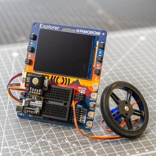 Pimoroni Explorer, physical computing, a mini breadboard-Starter Kit PIM744