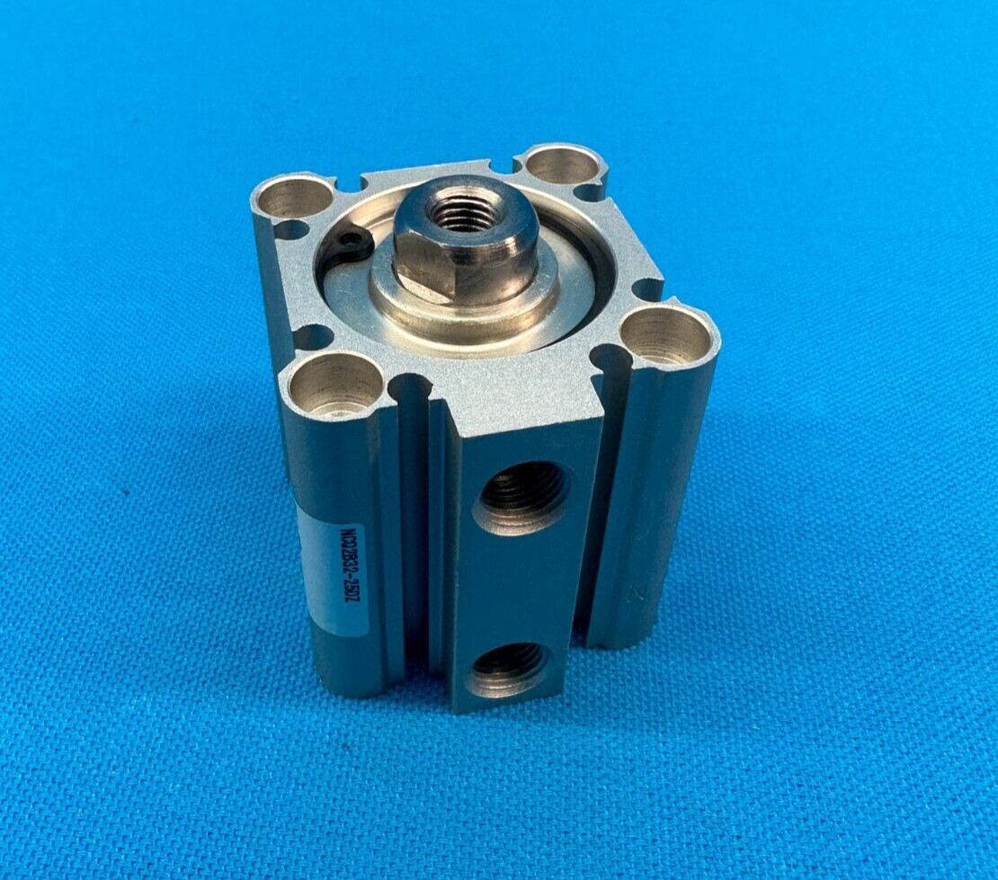 SMC NCQ2B32-25DZ Pneumatic Double Acting Single Rod Compact Cylinder