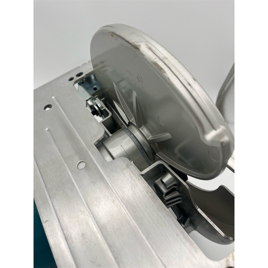 Makita 10-1/4 in Corded Circular Saw 120V 15A 4300 RPM w/ Rip Fence Refurb