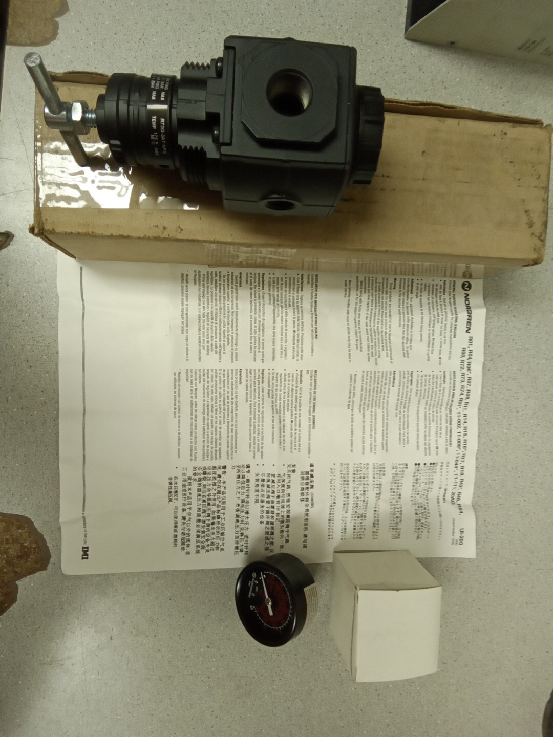 Norgren R73G-3AT-NFG Regulator with B40. 100-1998 Gage
