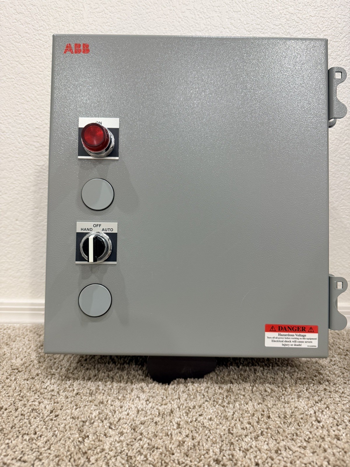 ABB ELECTRICALLY HELD LIGHTING CONTACTOR CR463L80AJA14B0 W/ ENCLOSURE 8NO/0NC