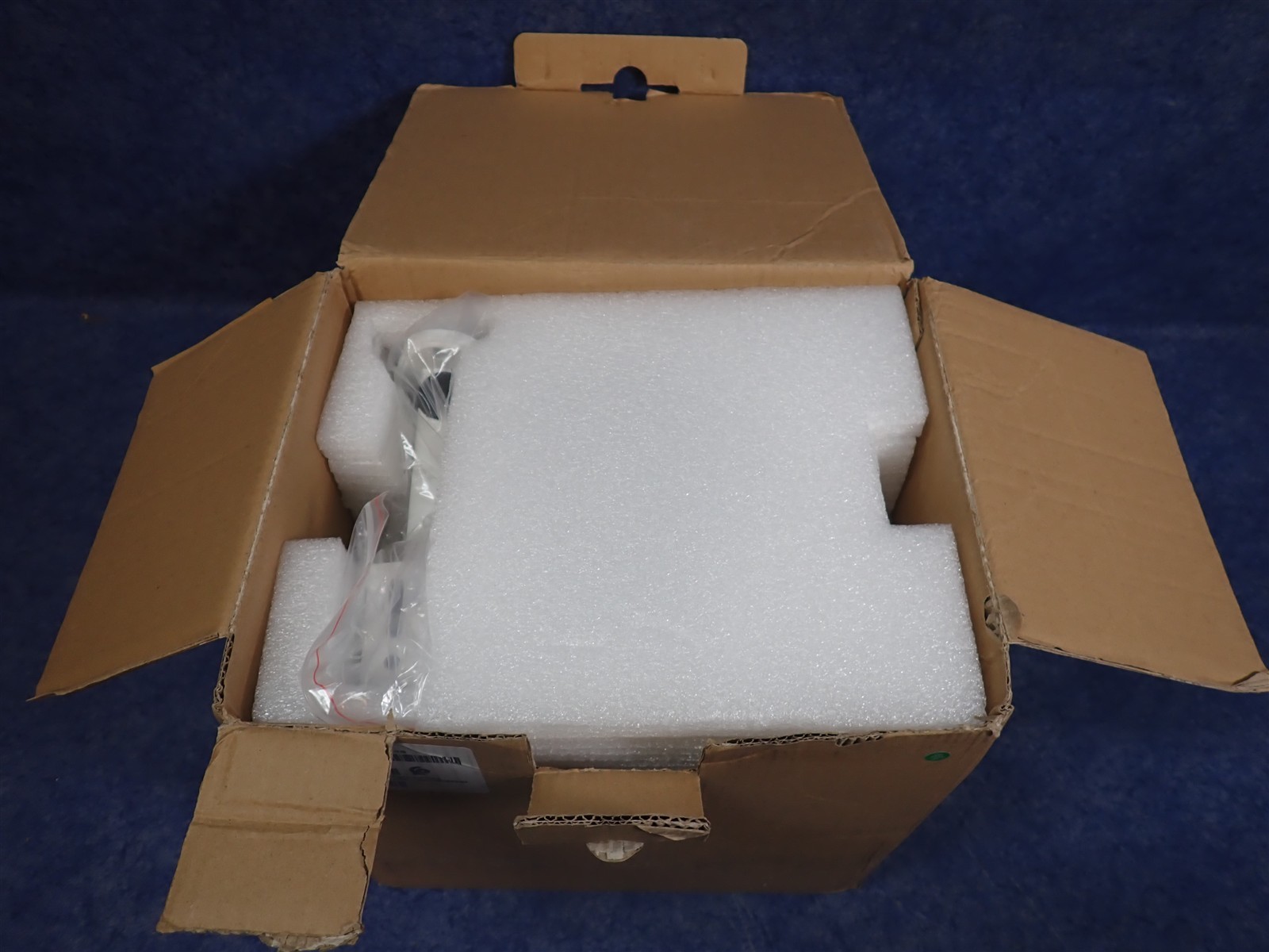 Crestron IV-CAMA3-20-SLVR-1B 1 Beyond Auto Tracking Camera 20x Zoom Silver (S9)