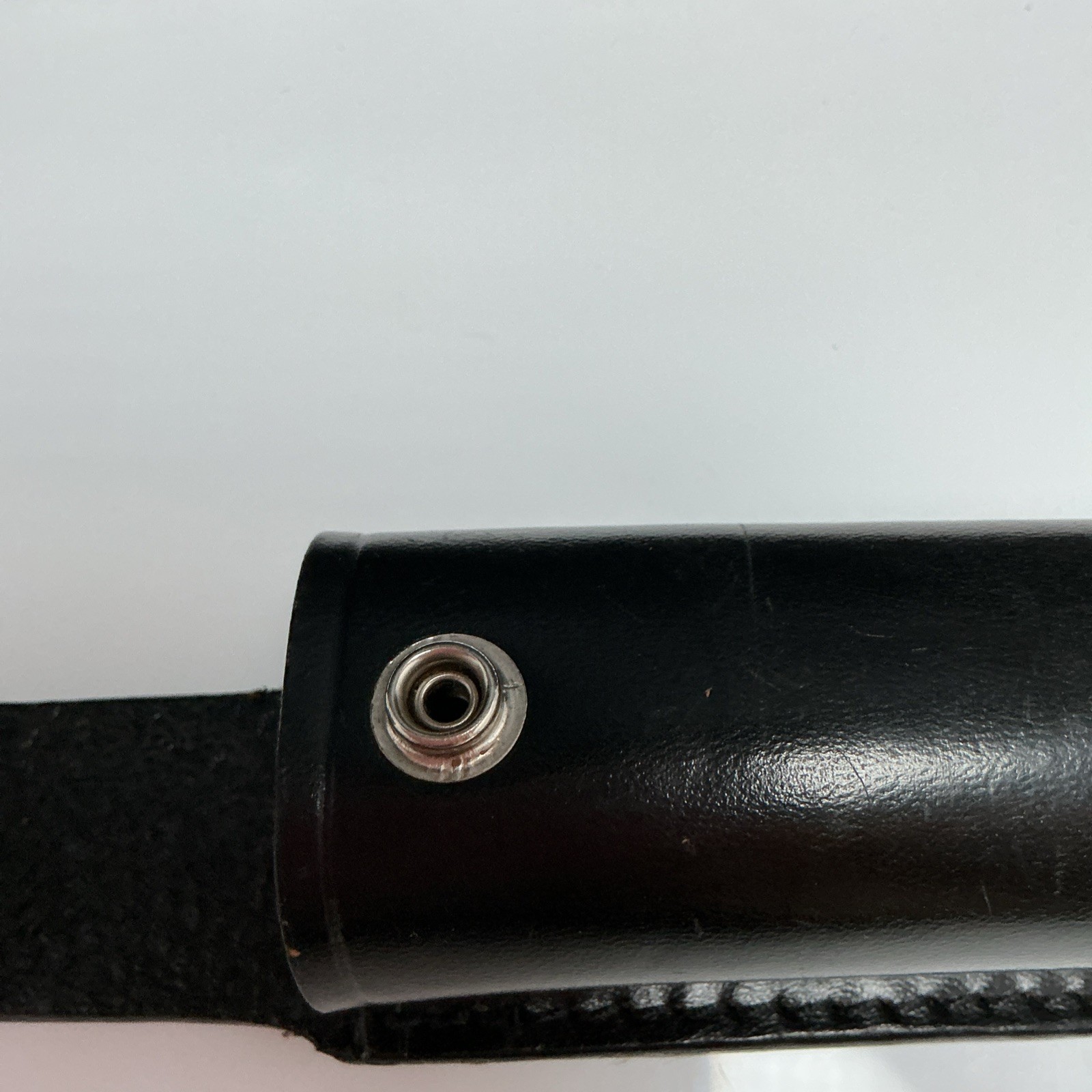 Black Molded Leather Flashlight Pouch Duty Belt Holder Stinger 26110