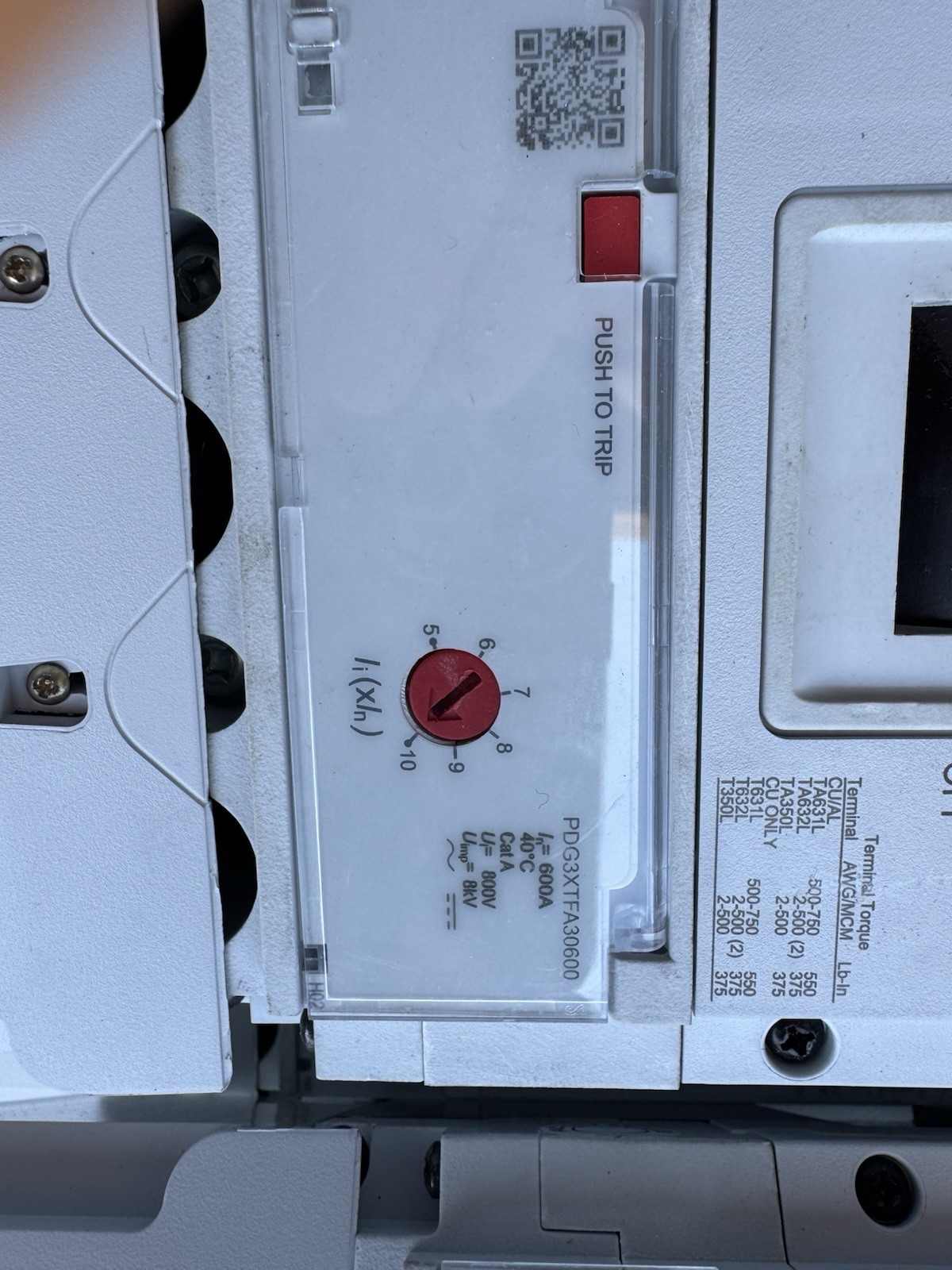 EATON PDG33M0600FNNN Circuit Breaker 3 Pole 600V w/ 600A Trip PDG3XTFA30600