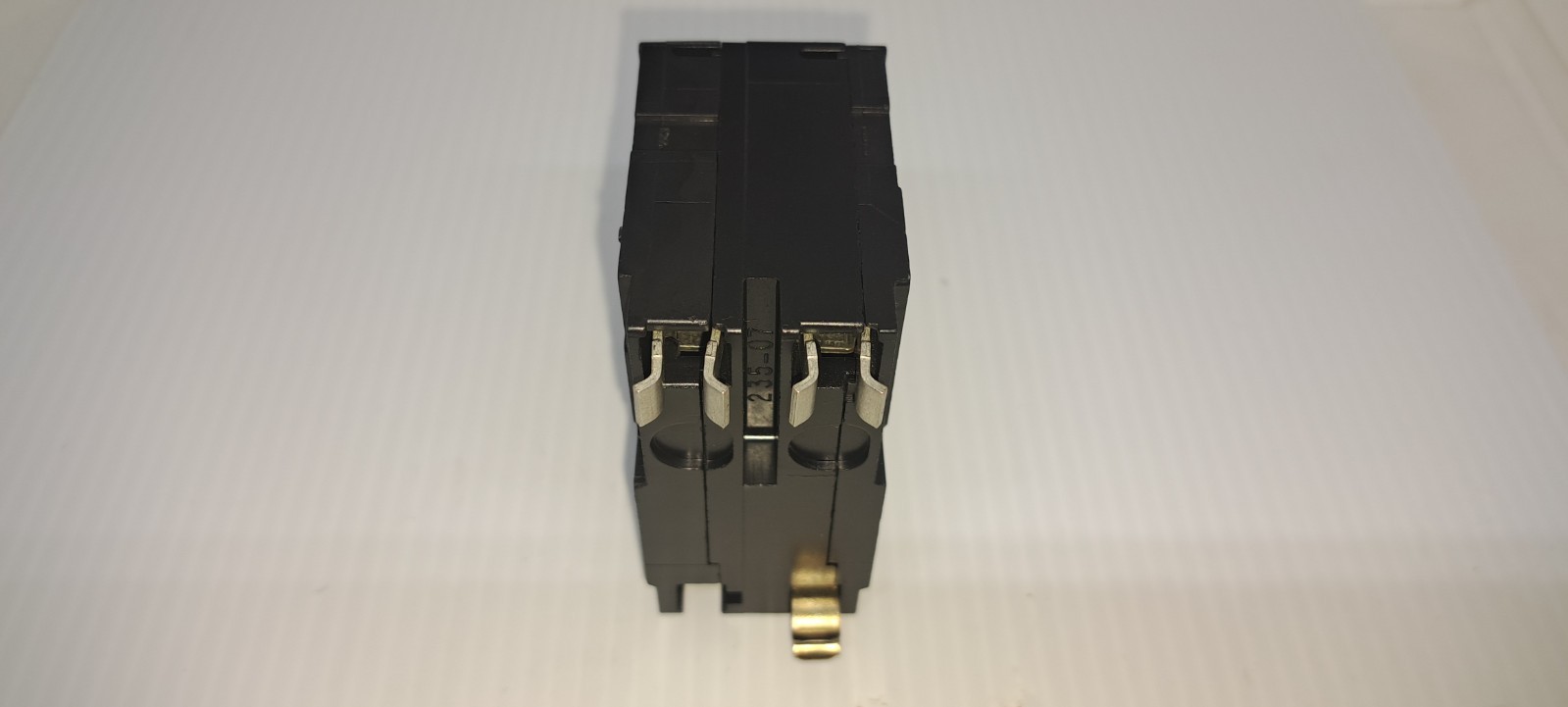 SQUARE D QO230 30 Amp 2 Pole 120/240V Type QO Circuit Breaker Yellow Face