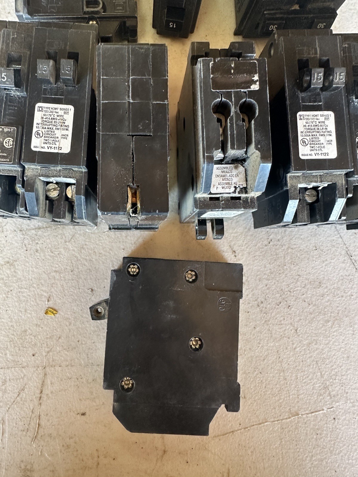 LOT OF 11* Square D HOMT1515 & 2020 15 & 20 Amp 1-Pole Tandem Circuit Breaker