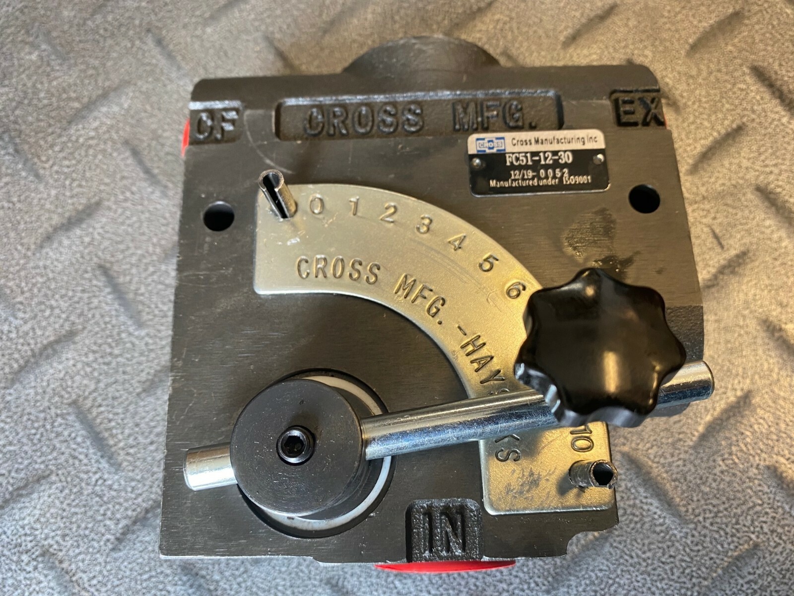 FC51-12-30 SAE12 30GPM Pressure Compensating Flow Control Valve, no Relief