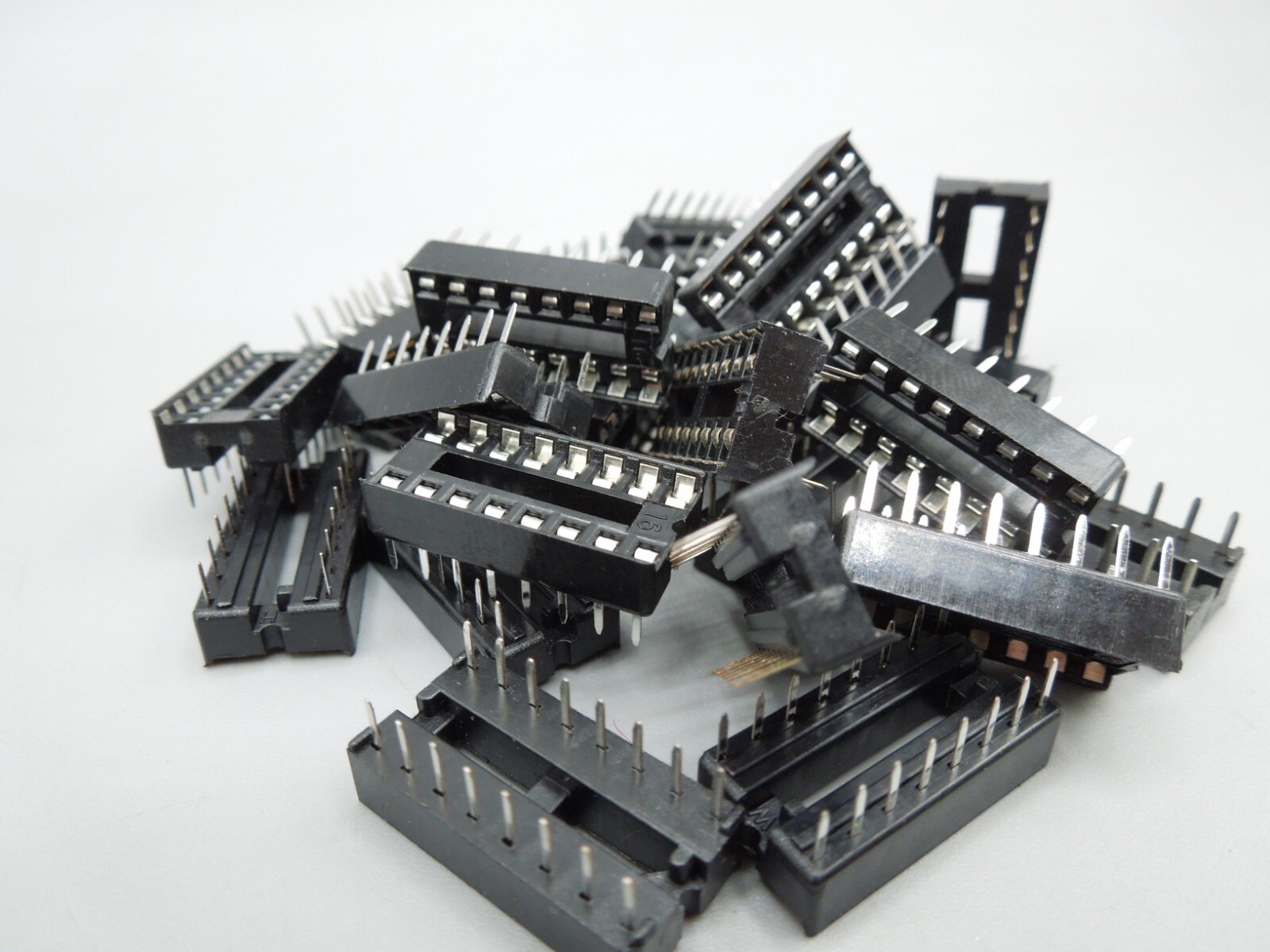16 pin DIP IC Sockets Adaptor Solder Type Socket – US Seller (QTY 25)