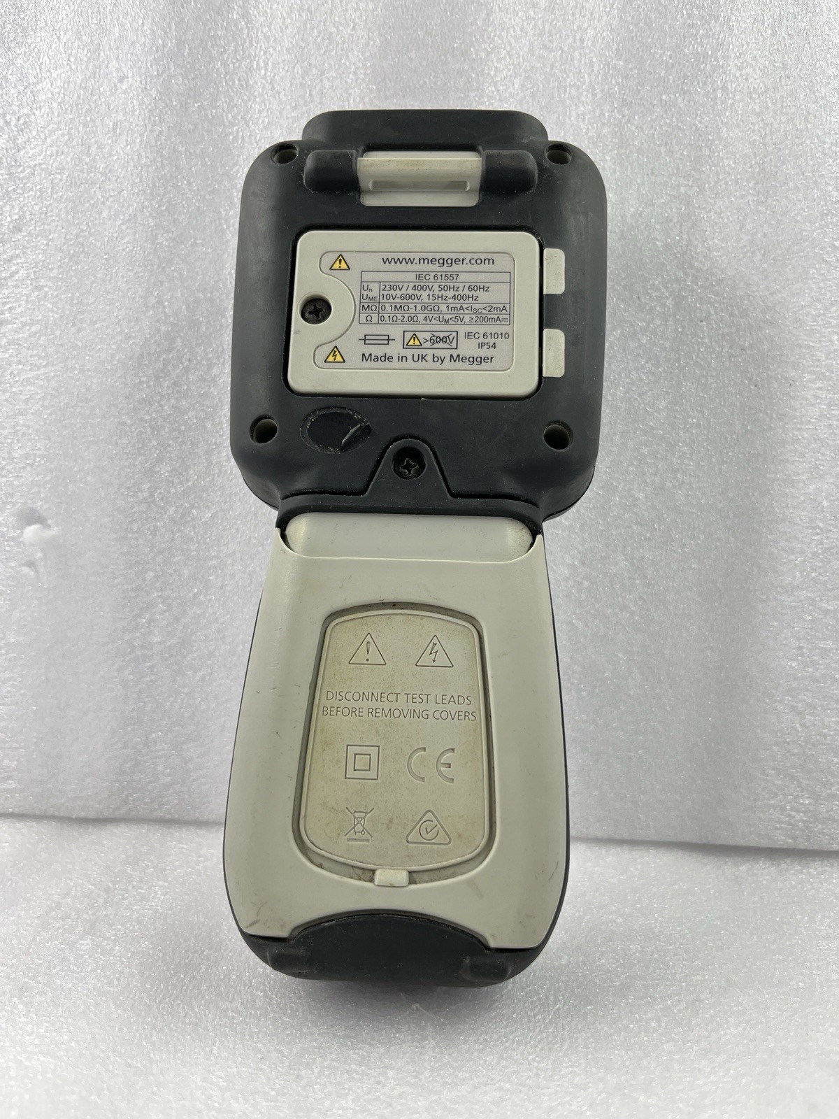 MEGGER INSULATION AND CONTINUITY TESTER CAT IV 600V MIT420/2 GRAY (FOR PARTS)