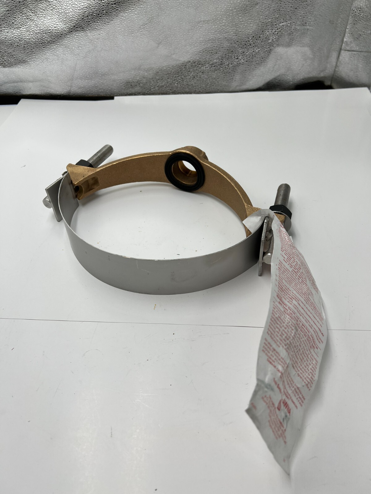 Ford Meter Box 8 x 1 in. Single Strap Brass Saddle 101B-962-4 Wide Band SS Band