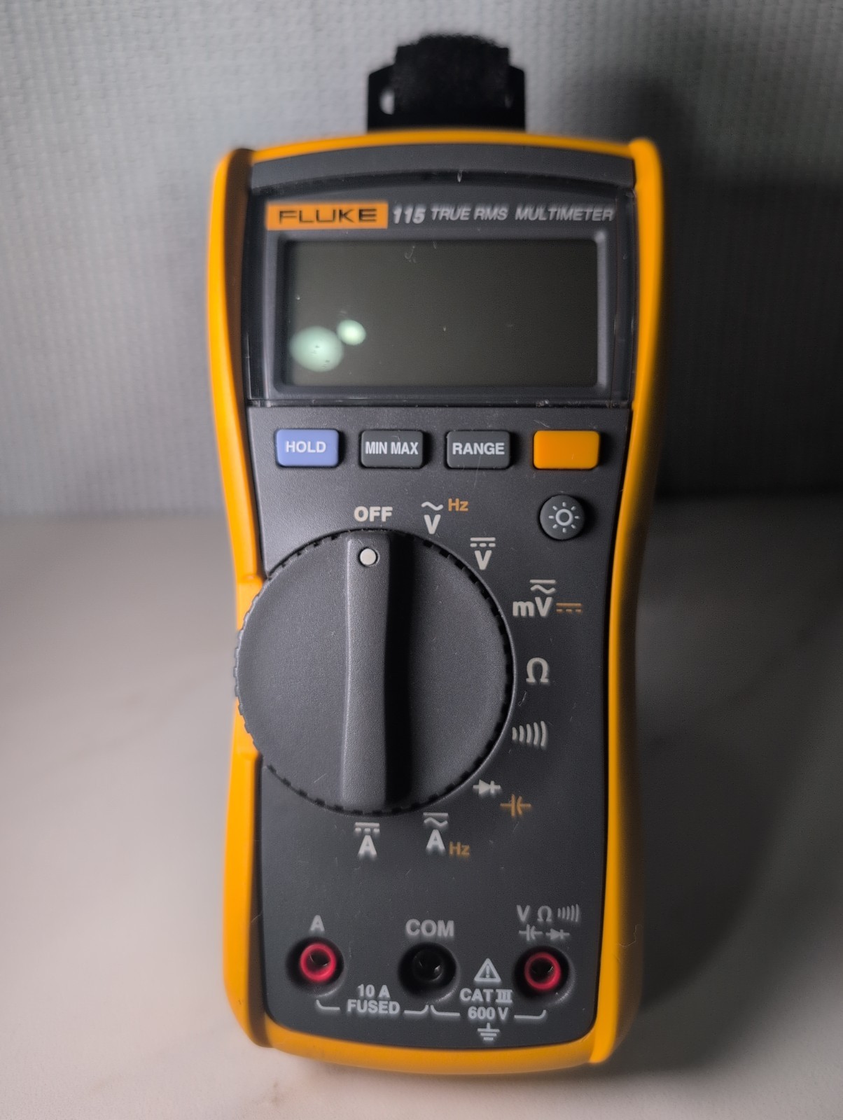 Fluke 115 True RMS Digital Multimeter with Leads